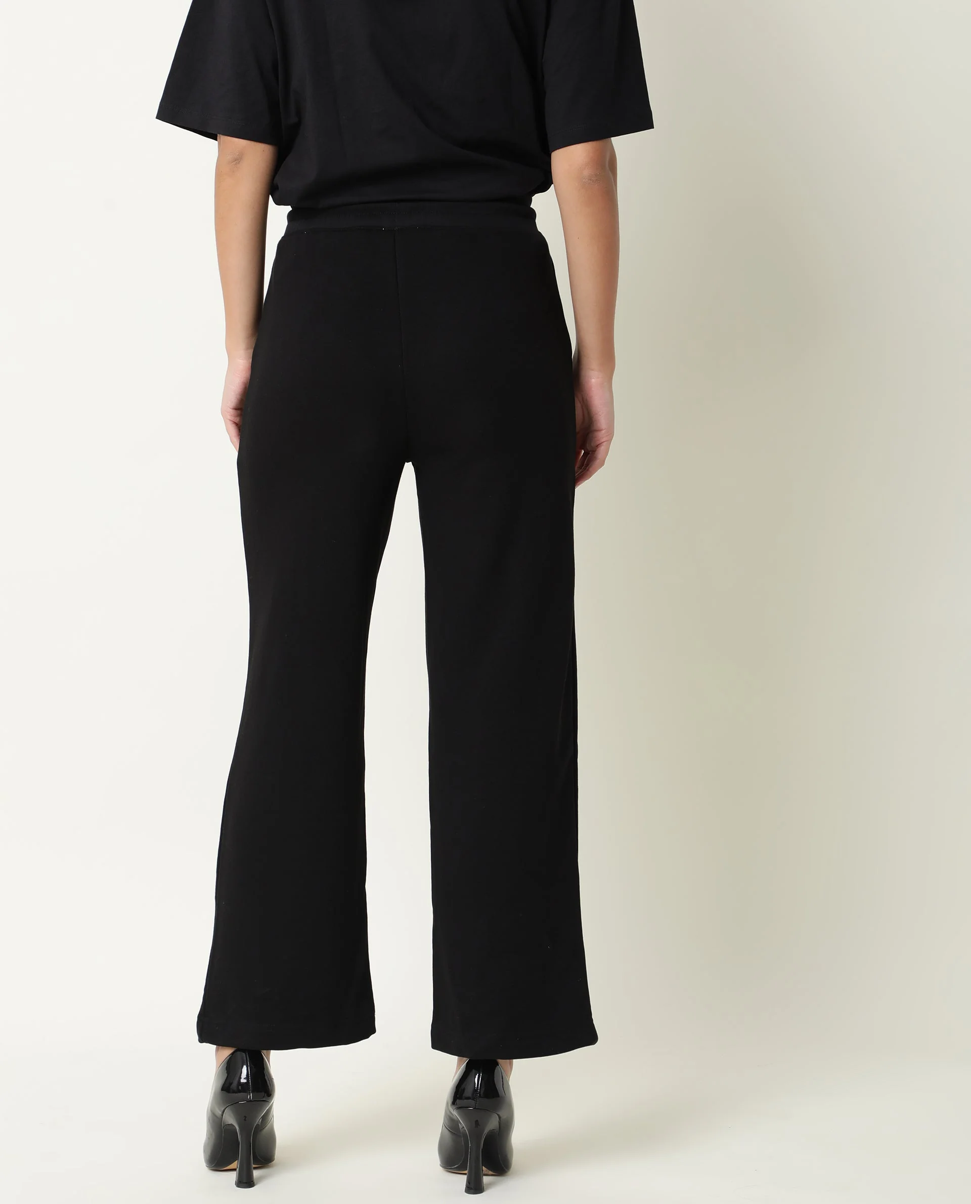Rareism Women's Pazo-1 Black Polyester Blend Plain Ankle Length Relaxed Fit Track Pant - Image 5