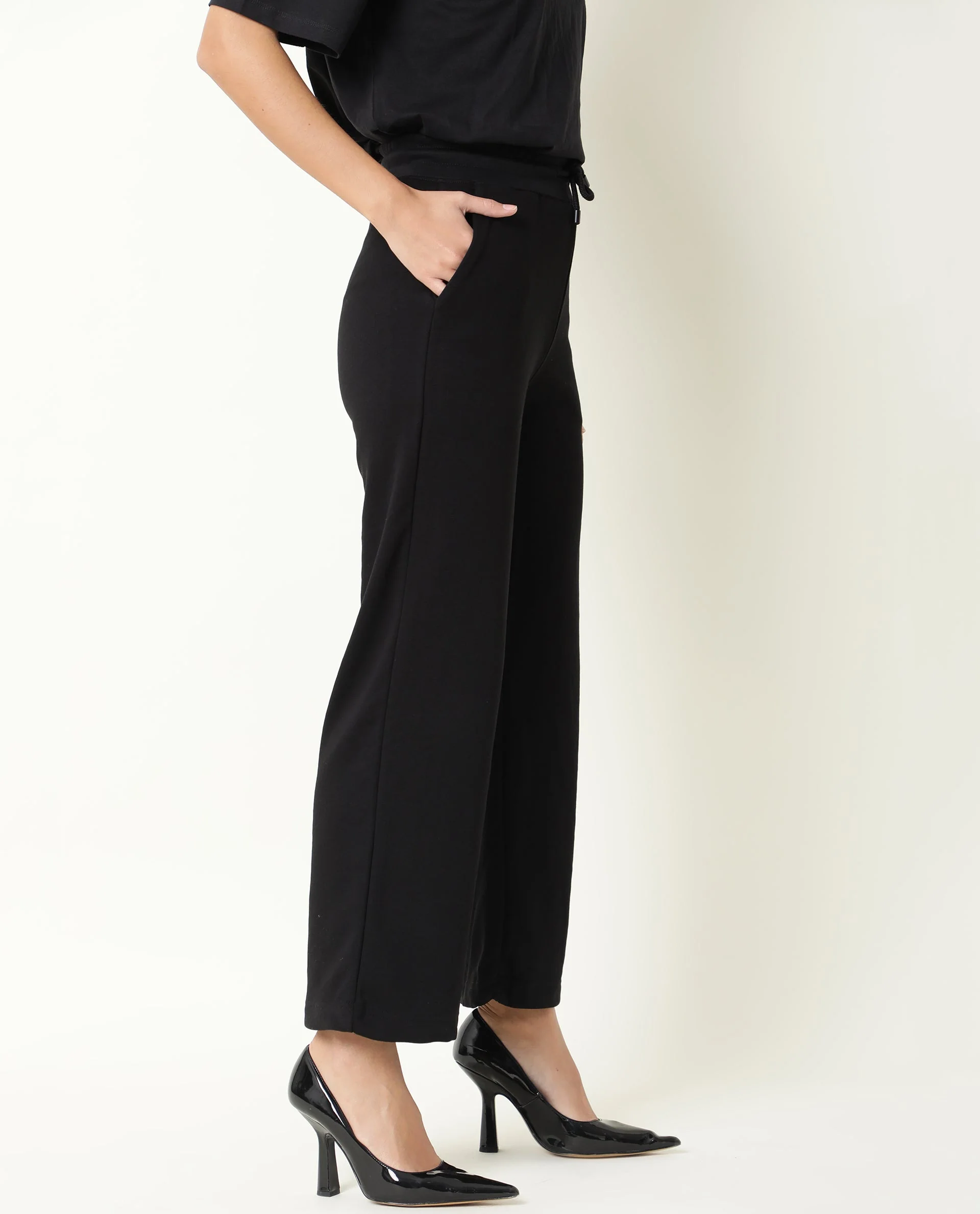 Rareism Women's Pazo-1 Black Polyester Blend Plain Ankle Length Relaxed Fit Track Pant - Image 6