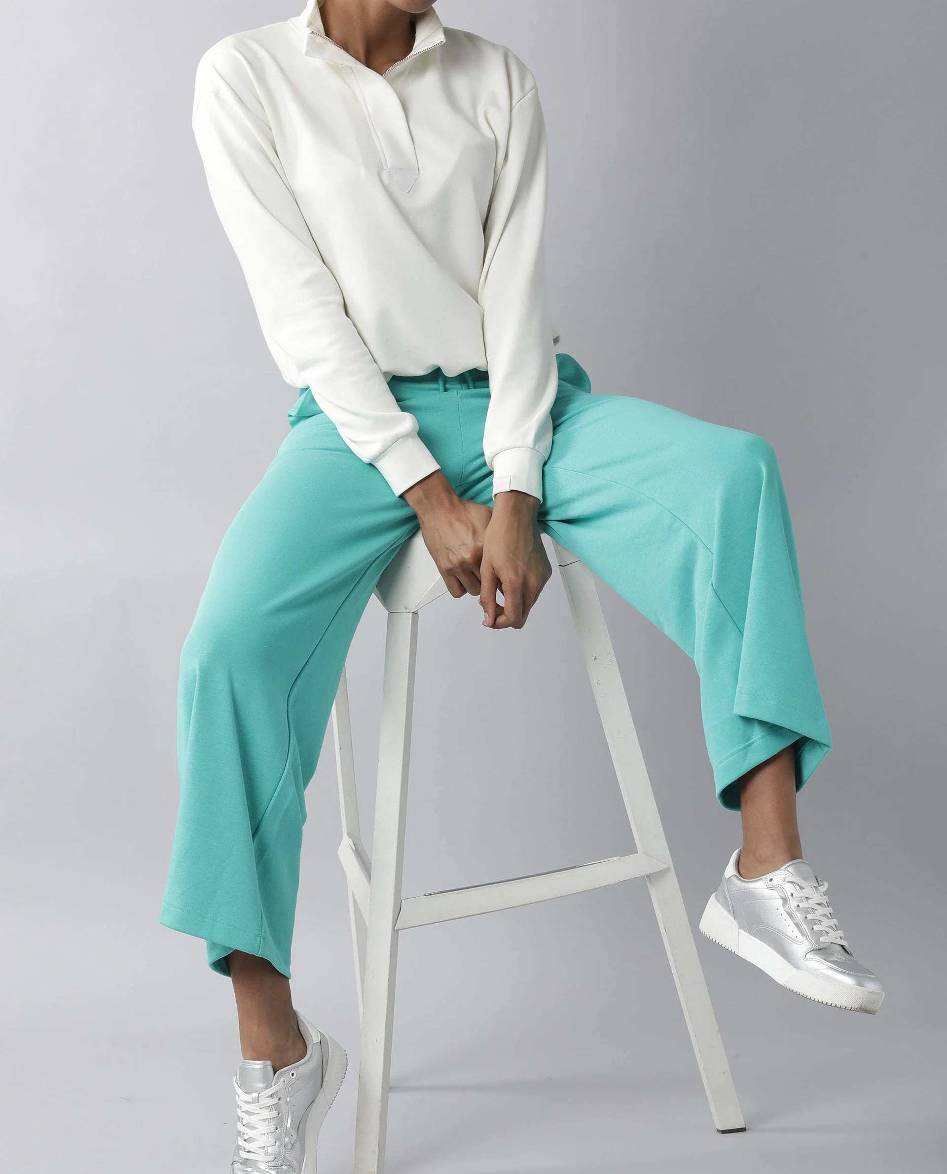 Rareism Women's Pazo-1 Turq Polyester Blend Plain Ankle Length Relaxed Fit Track Pant - Image 9