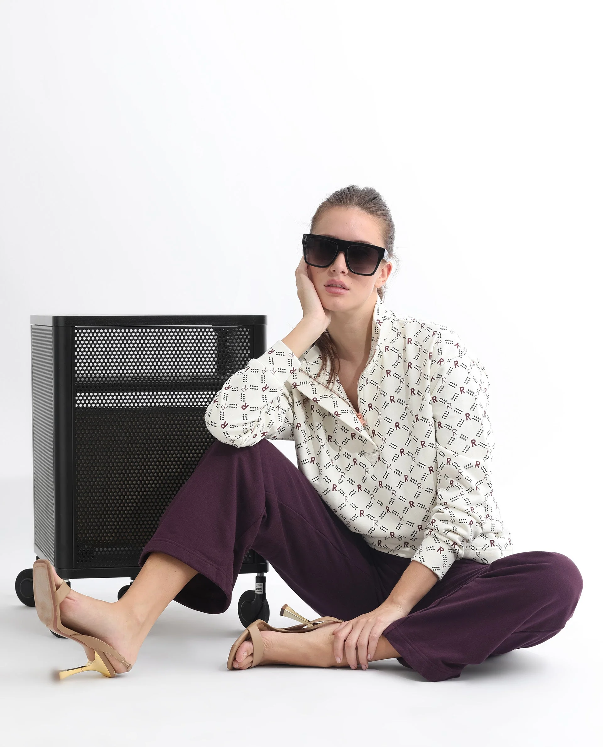 Rareism Women's Pazoo T Dark Maroon Cotton Blend Plain Ankle Length Flared Track Pant - Image 11