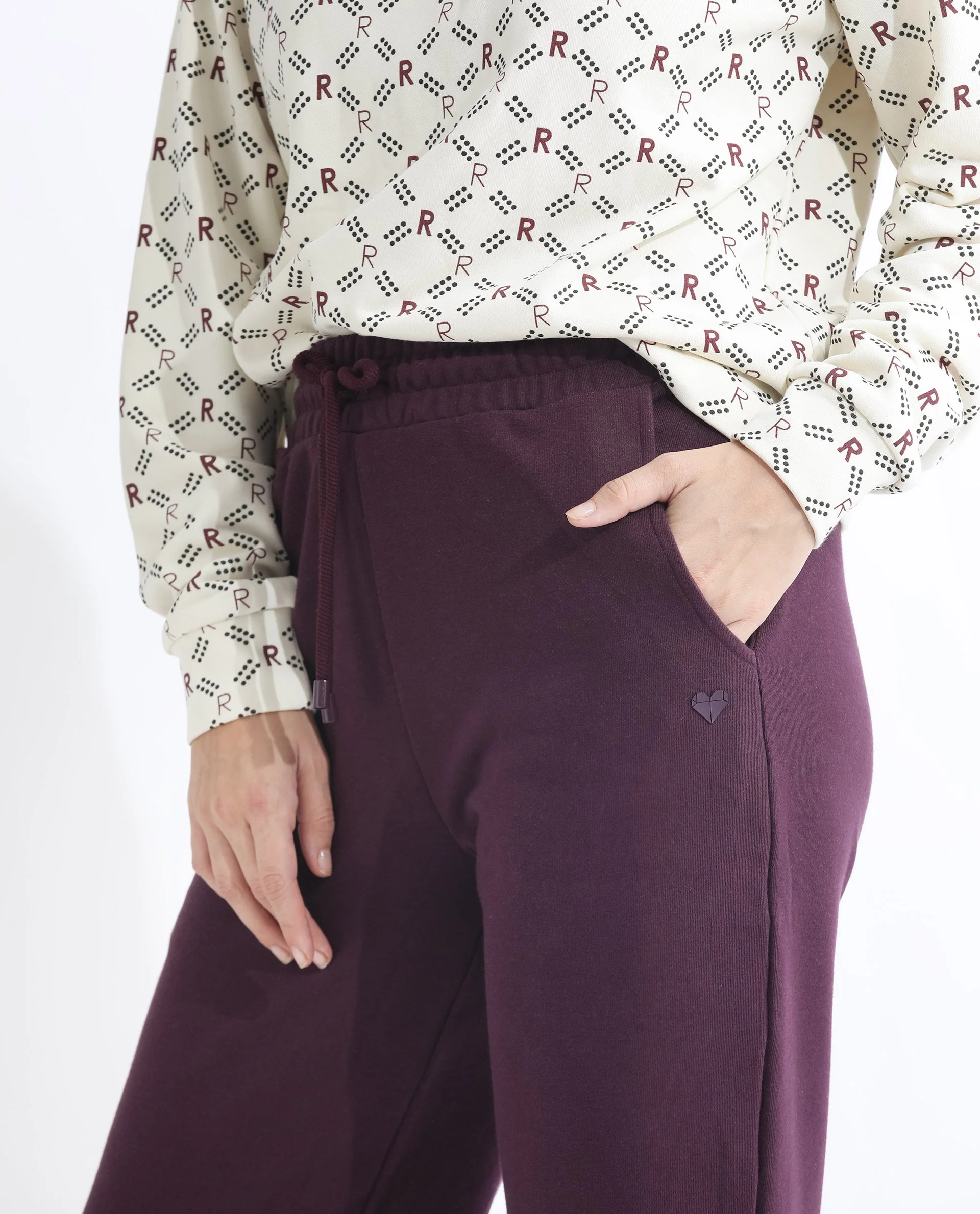 Rareism Women's Pazoo T Dark Maroon Cotton Blend Plain Ankle Length Flared Track Pant - Image 3
