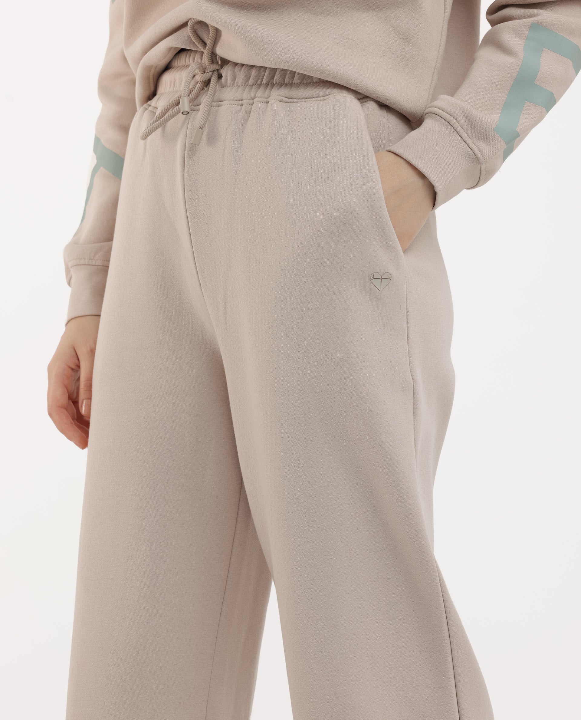 Rareism Women's Pazoo F Beige Cotton Blend Plain Ankle Length Flared Track Pant - Image 3