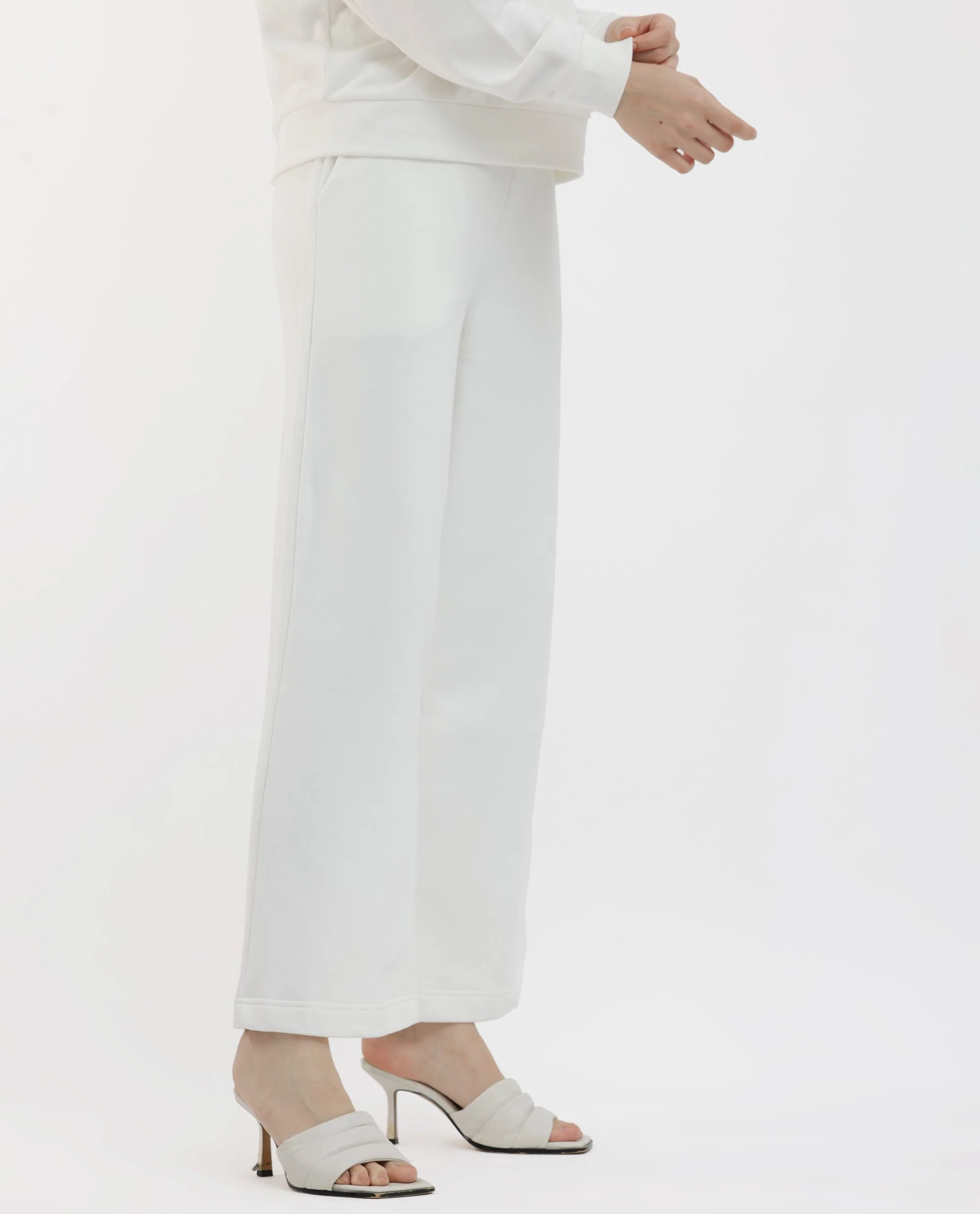 Rareism Women's Pazoo F1 Off White Cotton Blend Plain Ankle Length Flared Track Pant - Image 5