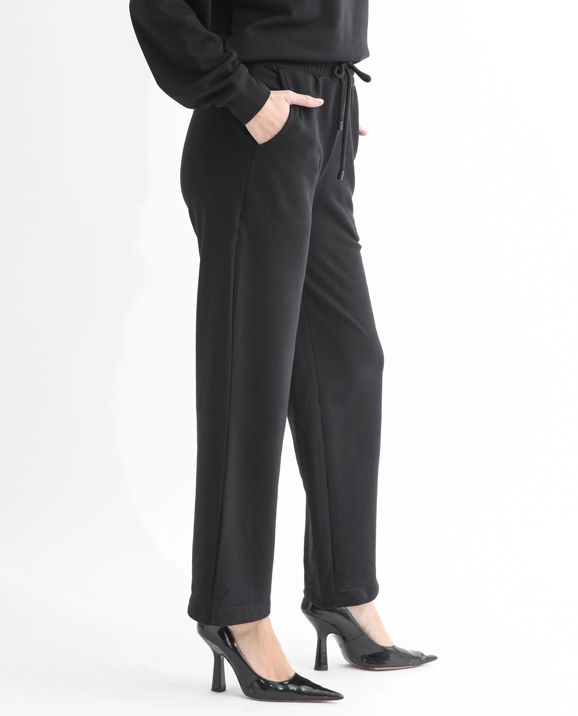Rareism Women's Pazoo T Black Cotton Blend Plain Ankle Length Flared Track Pant - Image 7