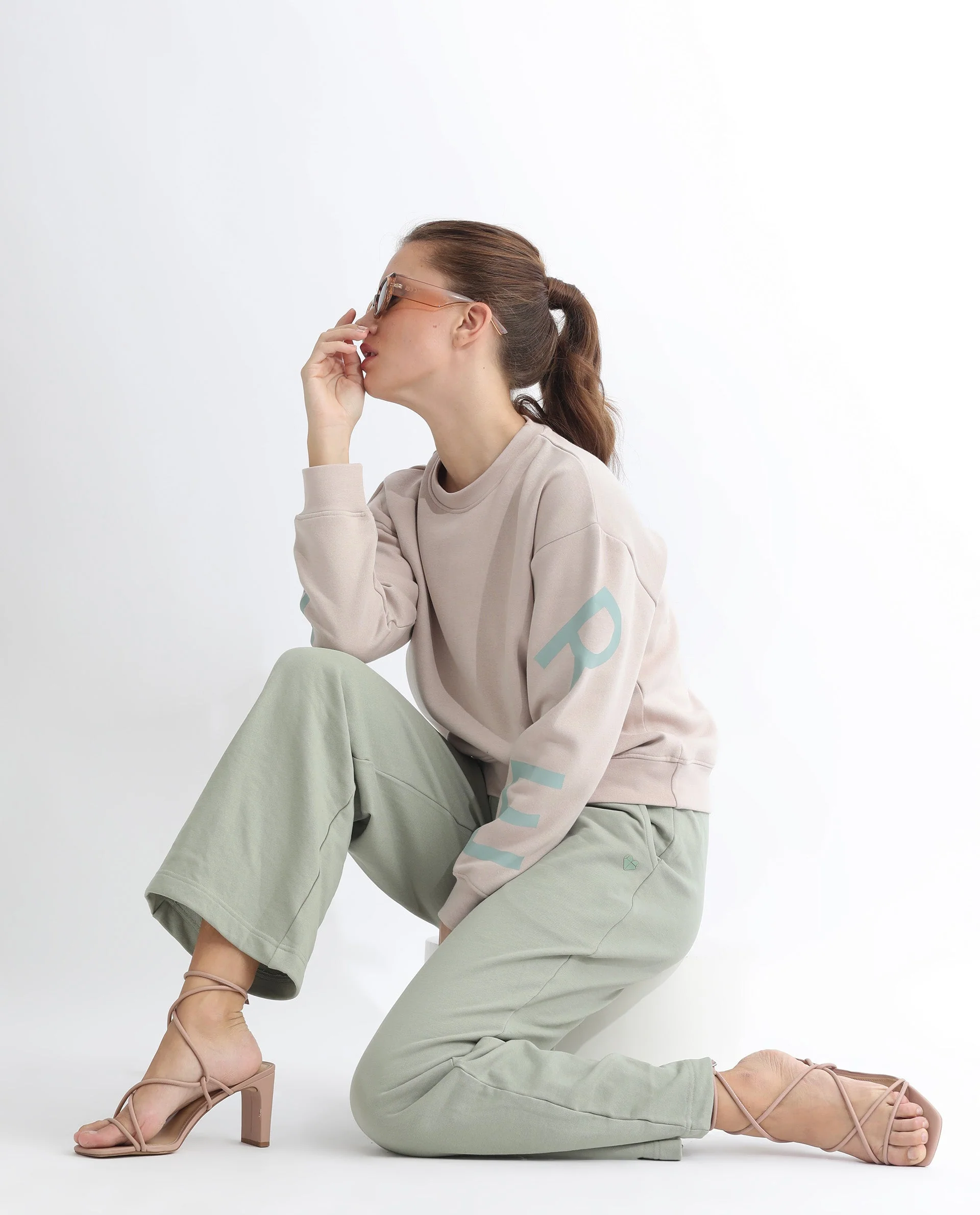Rareism Women's Pazoo T Dusky Green Cotton Blend Plain Ankle Length Flared Track Pant