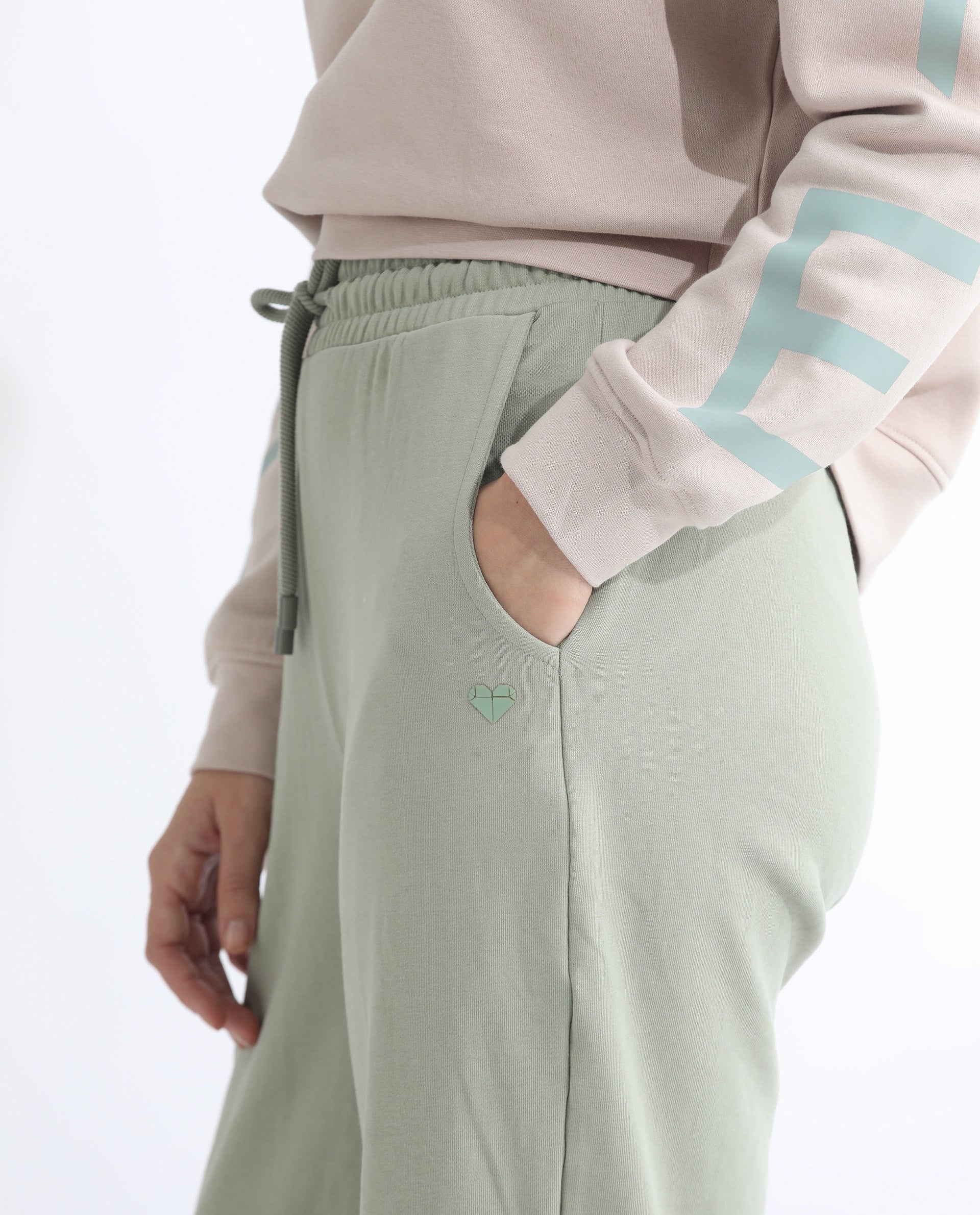 Rareism Women's Pazoo T Dusky Green Cotton Blend Plain Ankle Length Flared Track Pant - Image 11