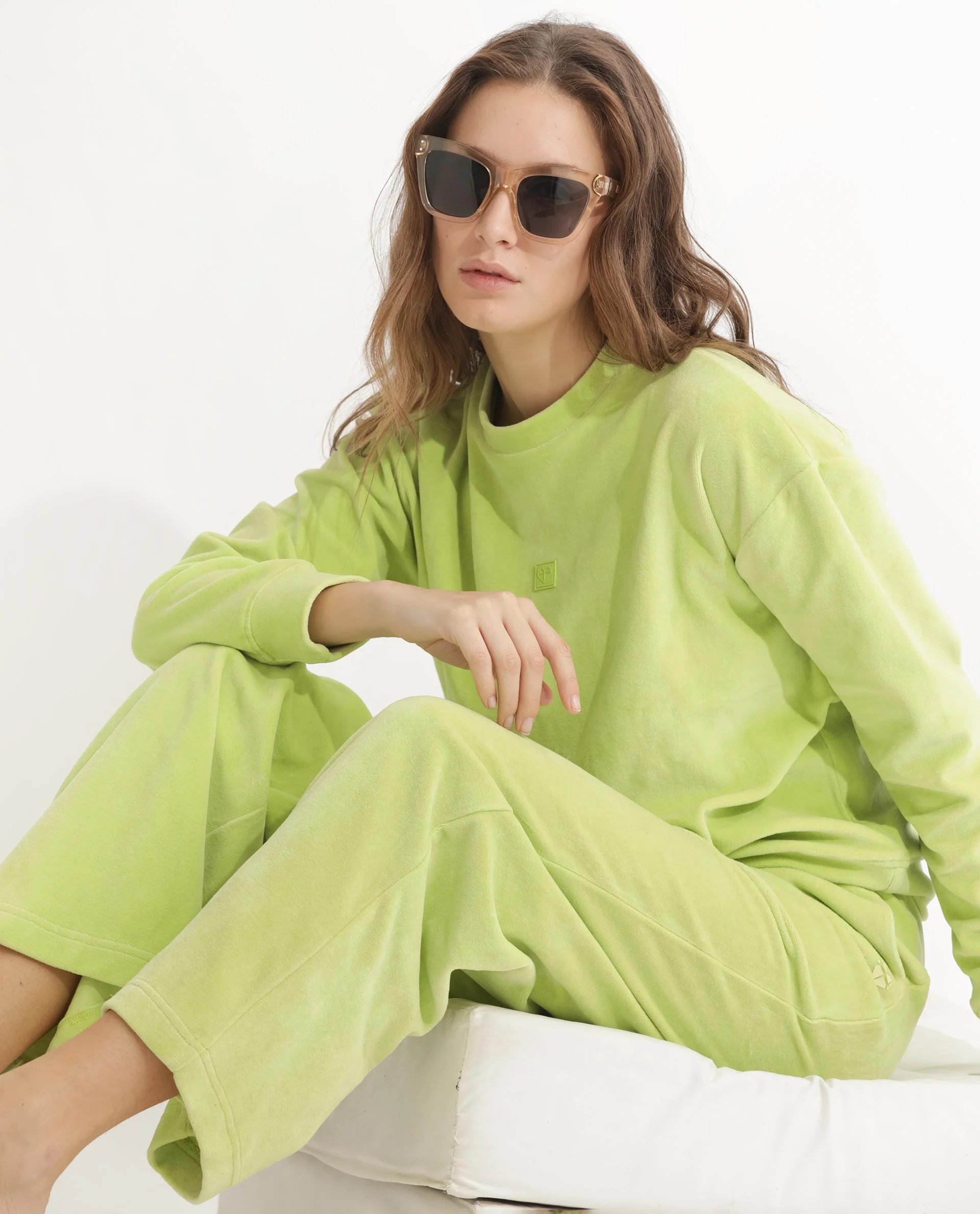 Rareism Women's Pazoo Tt Light Green Cotton Blend Plain Ankle Length Flared Track Pant - Image 8