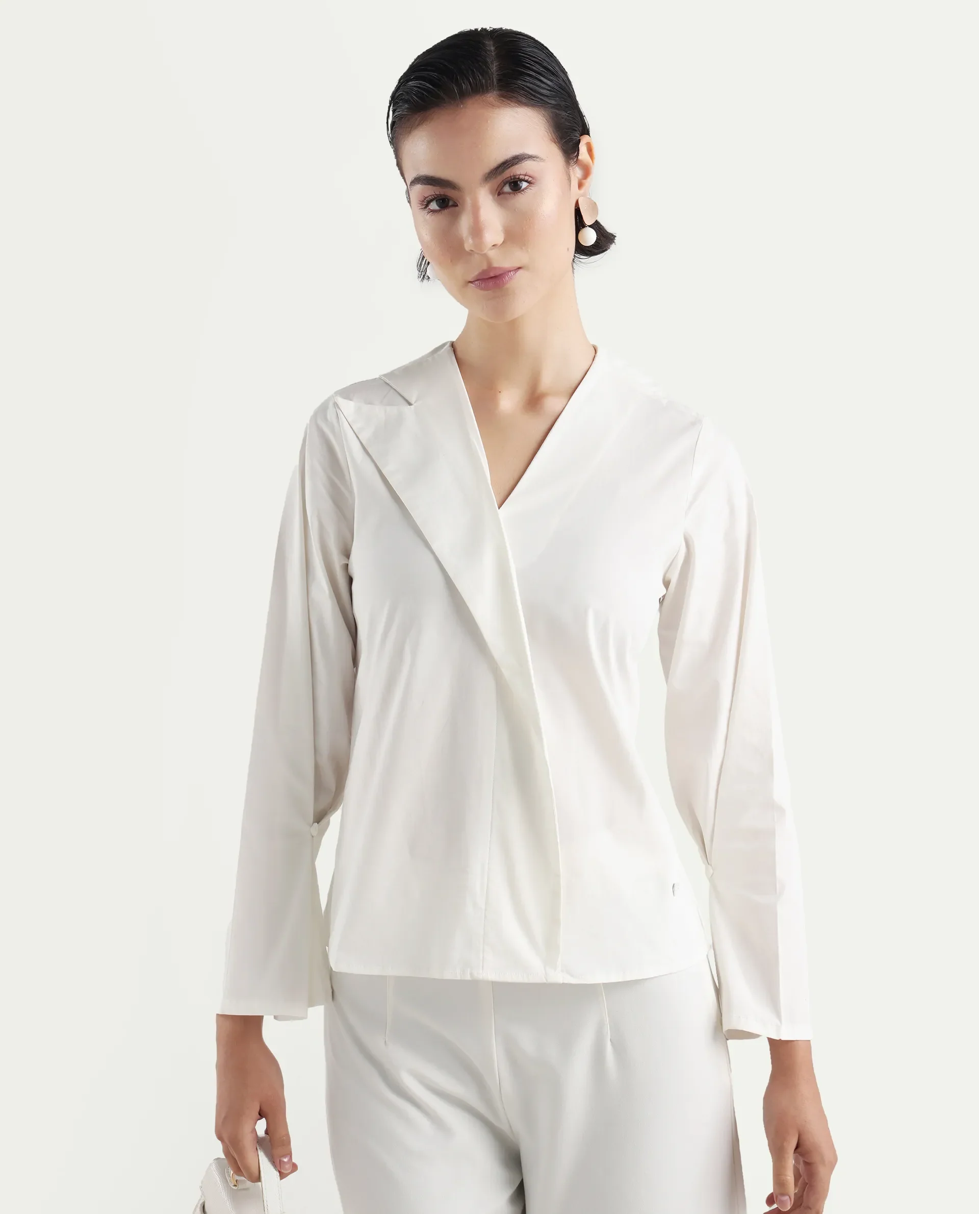 Rareism Women's Perdu White Cotton Blend V-Neck Plain Bell Sleeve Regular Fit Top