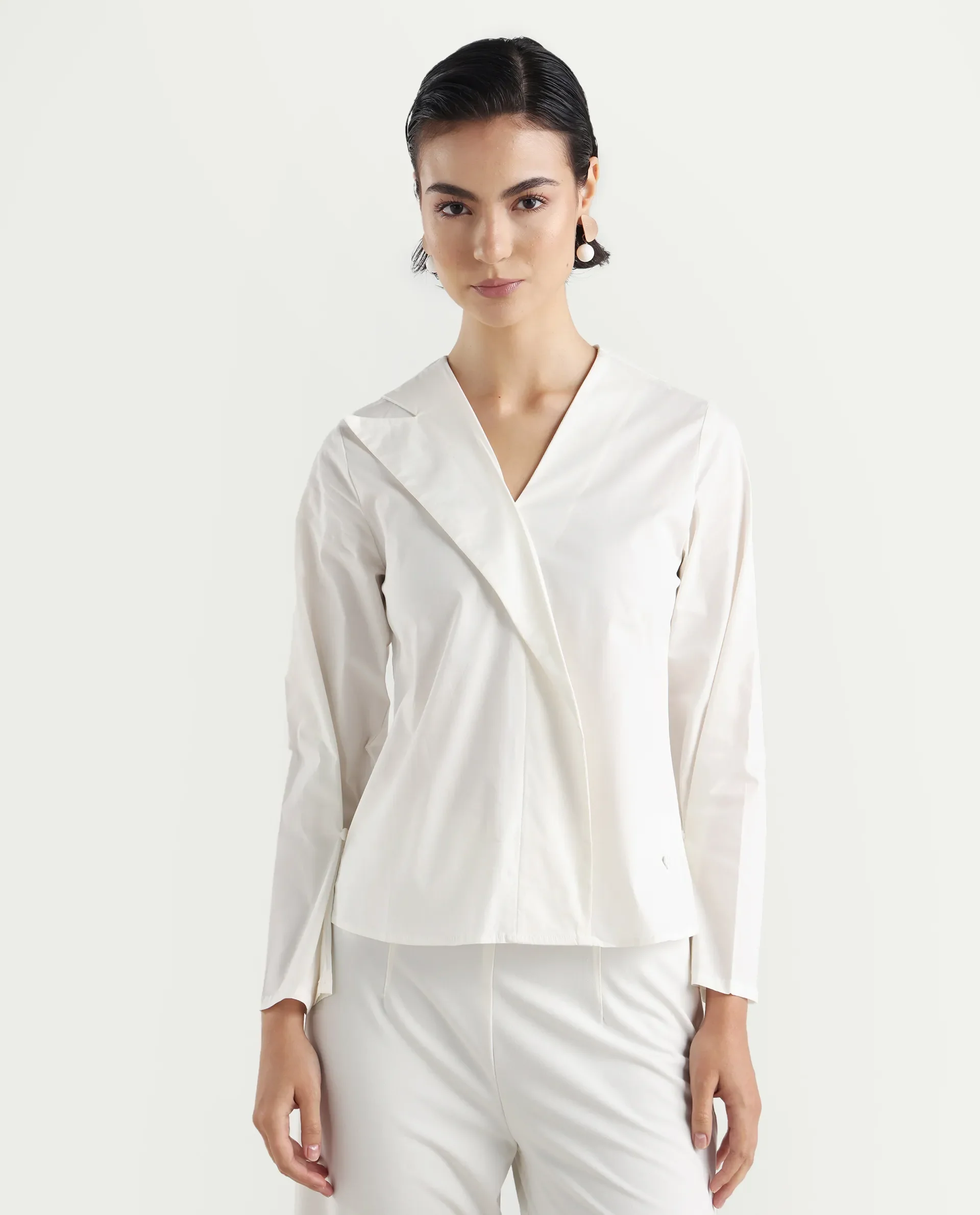 Rareism Women's Perdu White Cotton Blend V-Neck Plain Bell Sleeve Regular Fit Top - Image 3