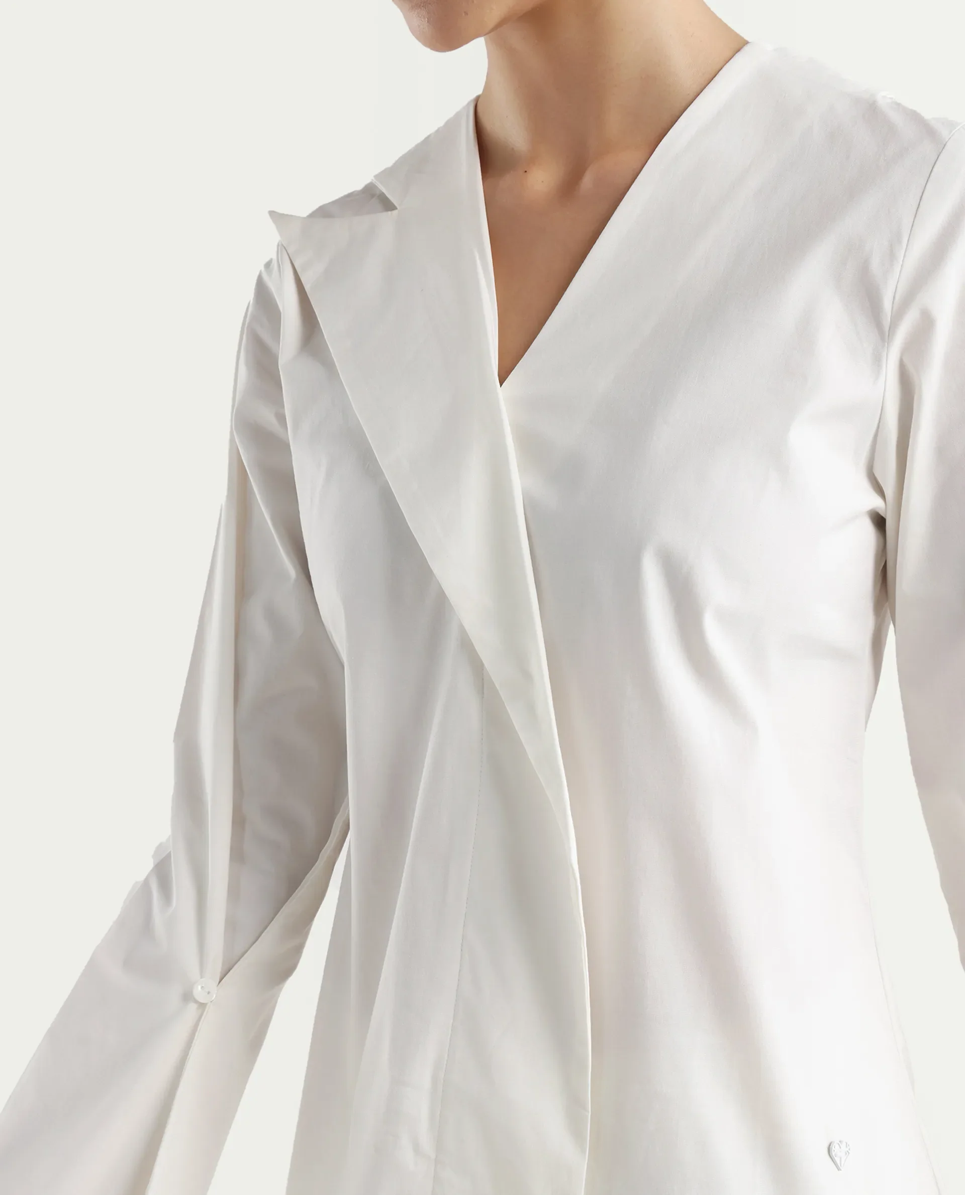 Rareism Women's Perdu White Cotton Blend V-Neck Plain Bell Sleeve Regular Fit Top - Image 4