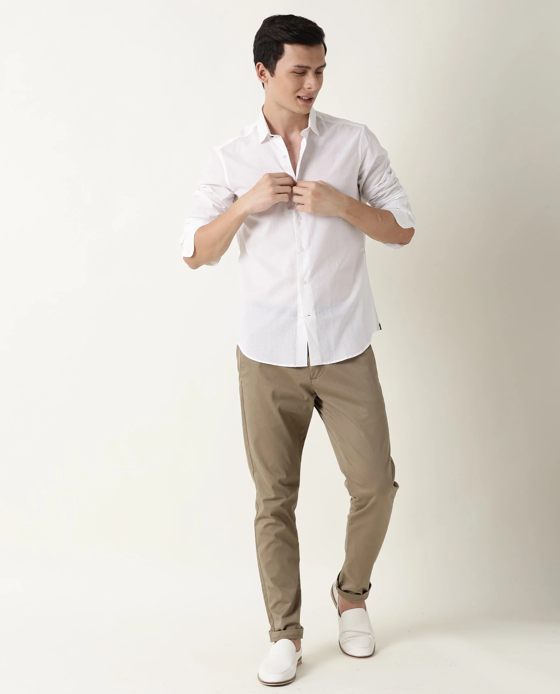 Rare Rabbit Men's Perly White Cotton Plain Regular Fit Full Sleeve Spread Collar Shirt - Image 2