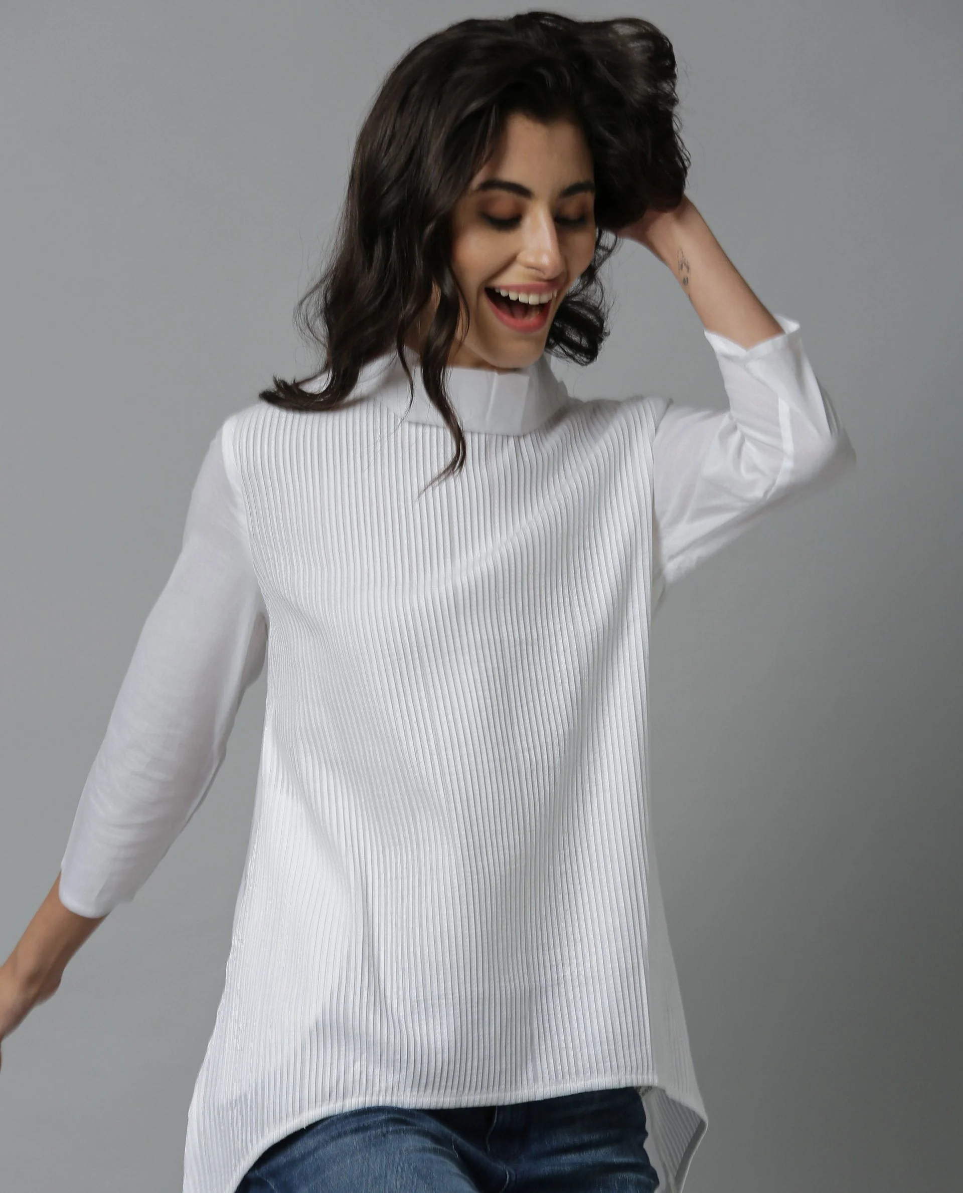 Rareism Women Pins-1 White Top Short Sleeves