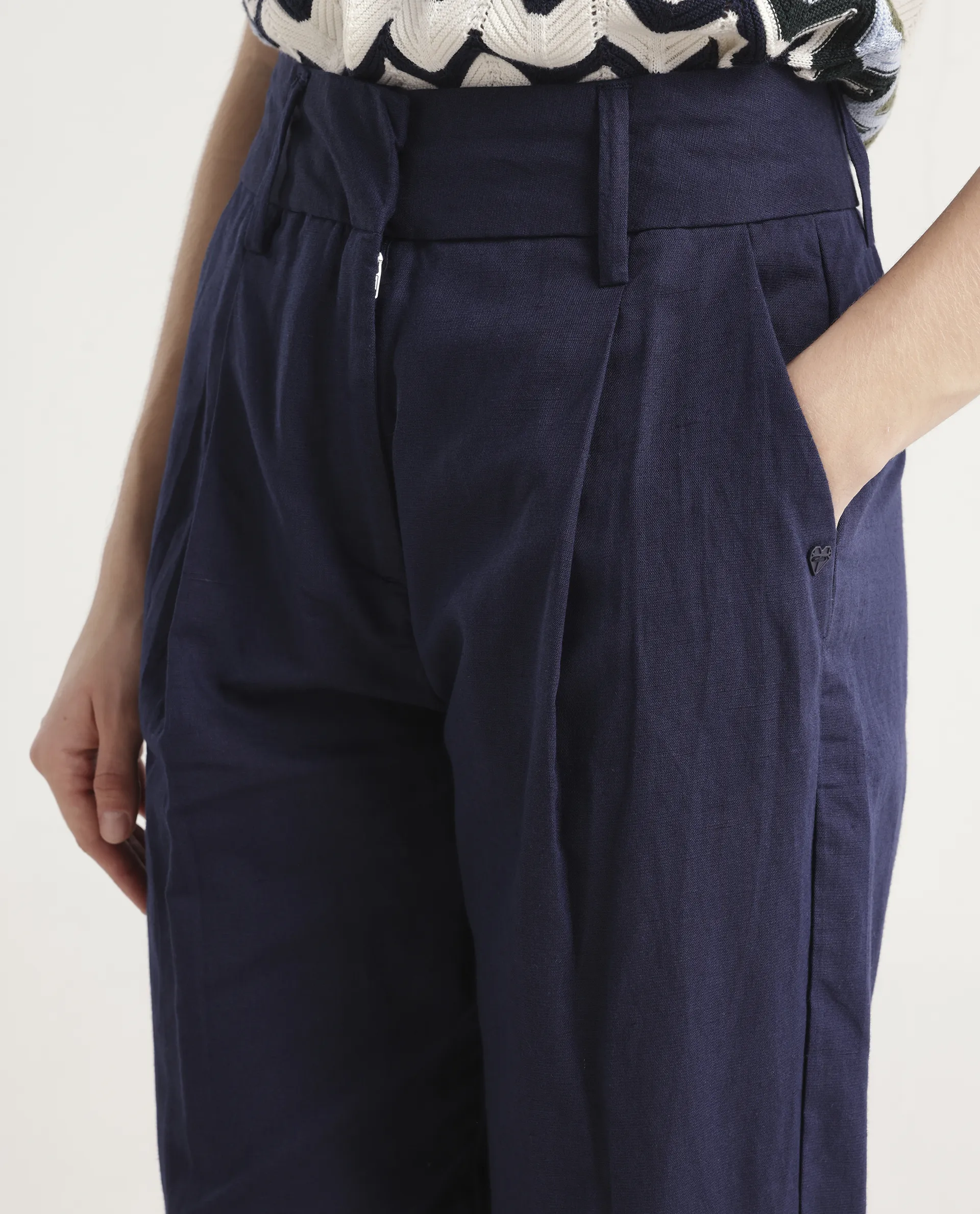 Rareism Women's Plio Dark Navy Cotton Blend Plain Ankle Length Tapered Trouser - Image 4