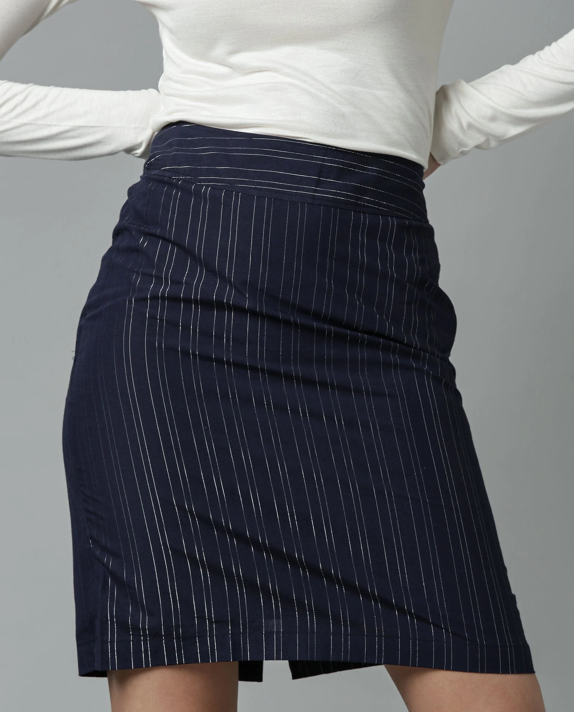 Rareism Women Plot-Skirt Navy Skirt