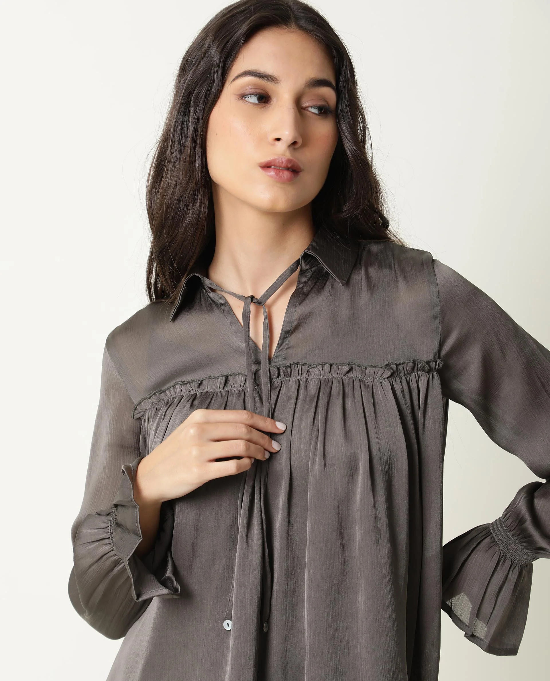 Rareism Women's Poetess Grey Tie-Up Neck Plain Knee Length Tailored Top - Image 4