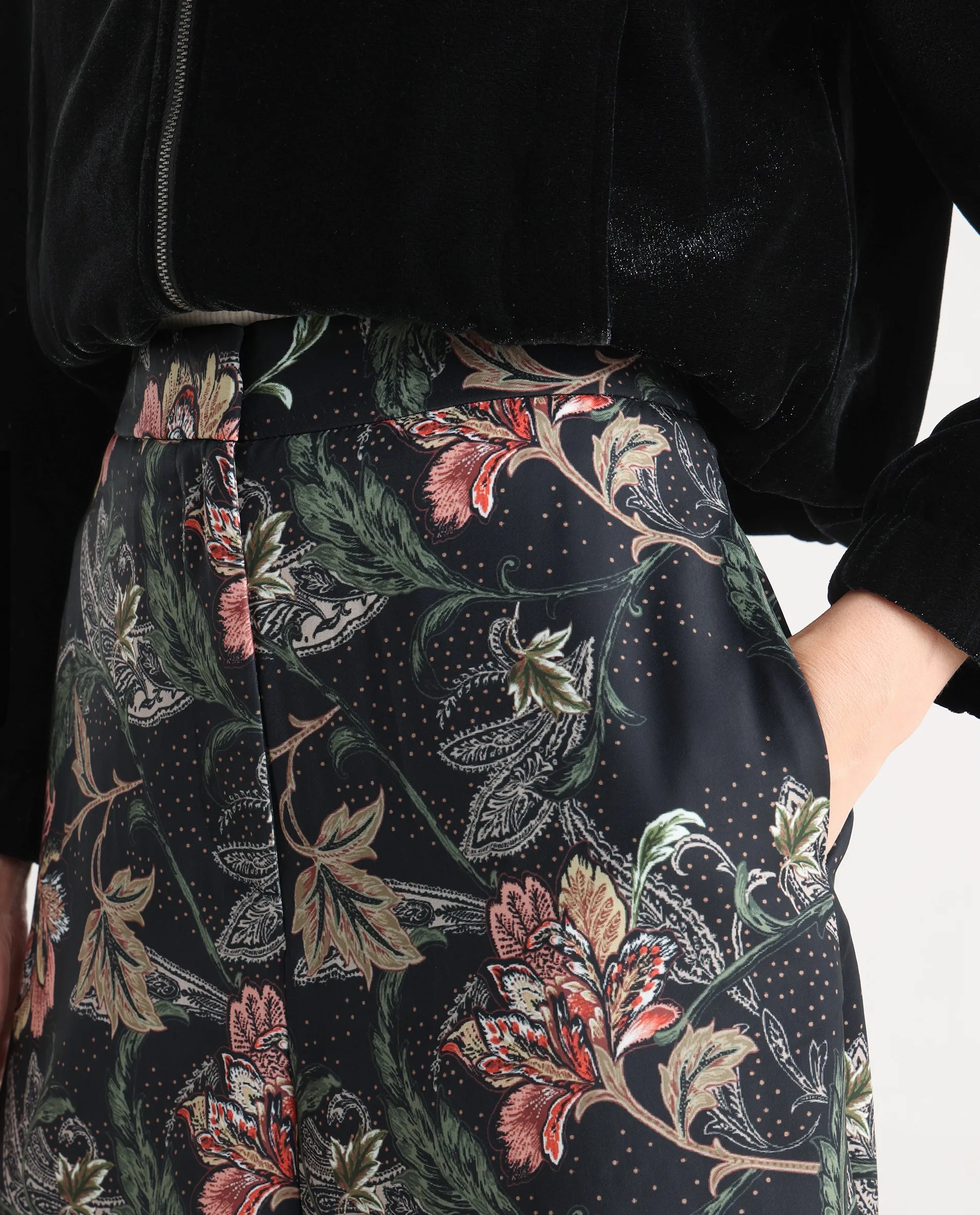 Rareism Women's Posria Multi Polyester Tropical Print Ankle Length Flared Trouser - Image 3