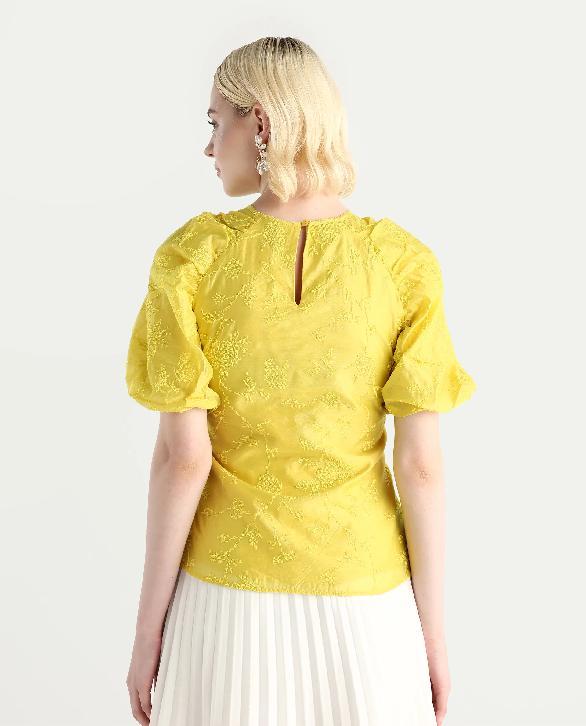 Rareism Women's Prebo Green Viscose Blend Mandarin Collar Plain Balloon Sleeve Regular Fit Top - Image 7