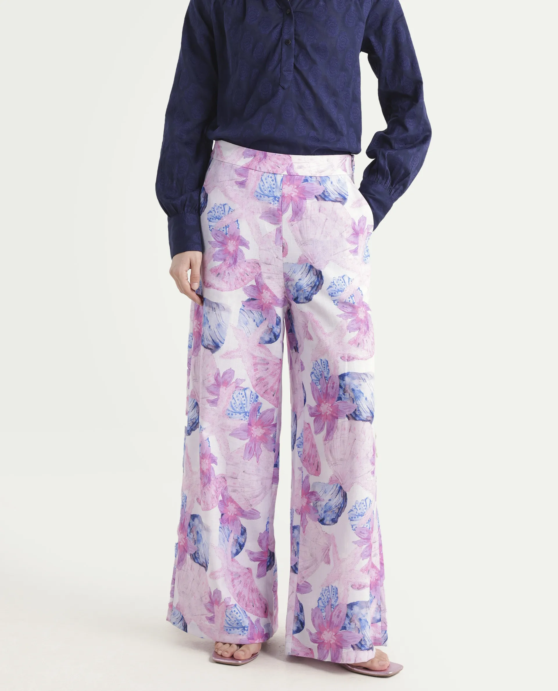 Rareism Women's Predin B Multi Polyester Abstract Print Ankle Length Wide Trouser - Image 3