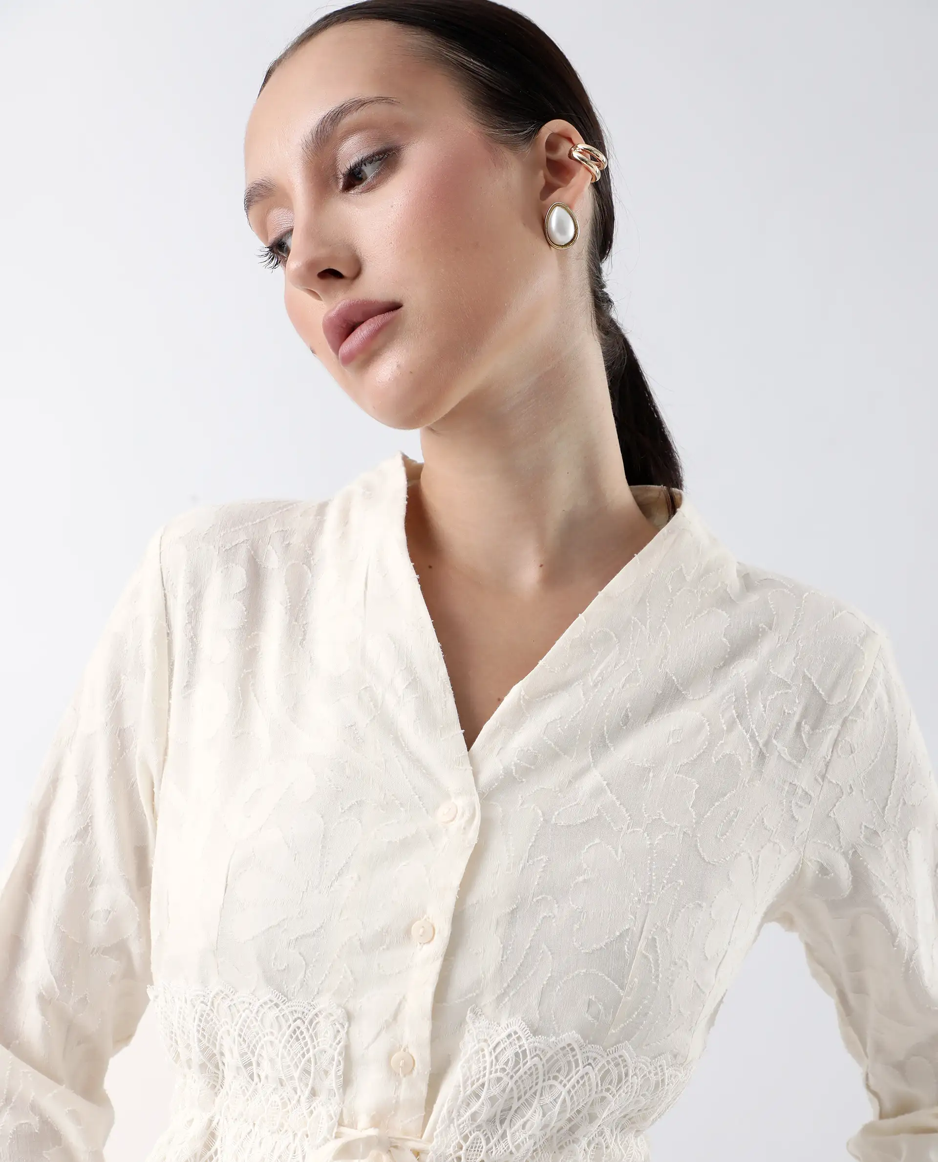 Rareism Women's Prenick Off White Cotton Built-Up Neck Plain Cuffed Sleeve Regular Fit Top - Image 3