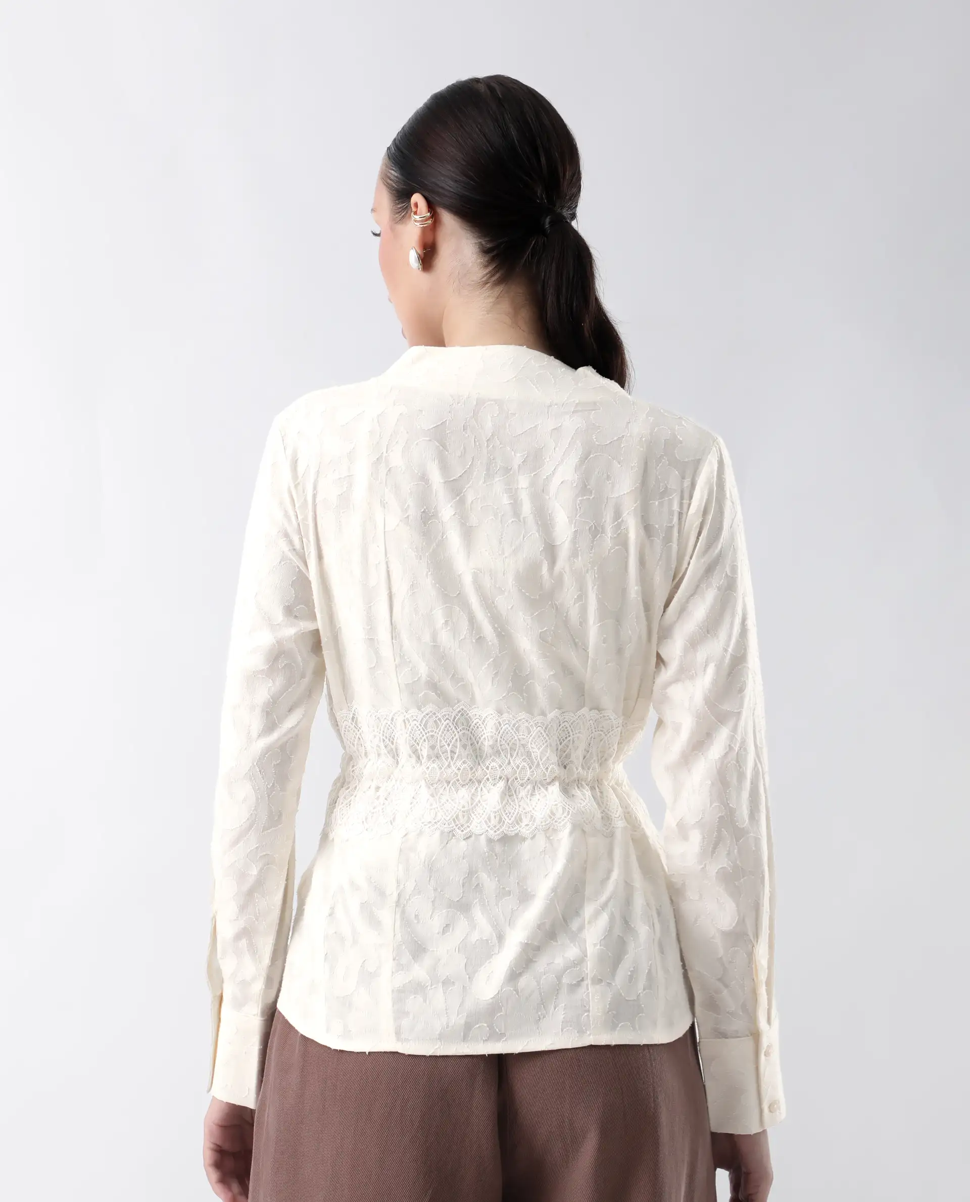 Rareism Women's Prenick Off White Cotton Built-Up Neck Plain Cuffed Sleeve Regular Fit Top - Image 8