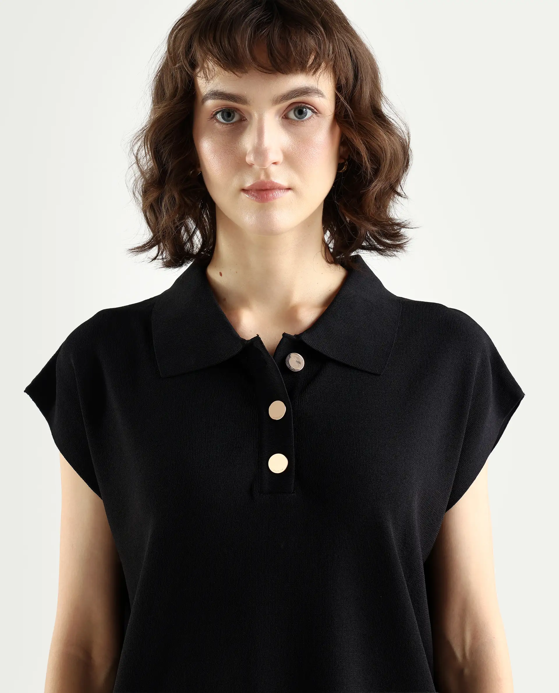 Rareism Women's Prepol Black Viscose Blend Spread Collar Plain Sleeveless Crop Boxy Fit Top - Image 5