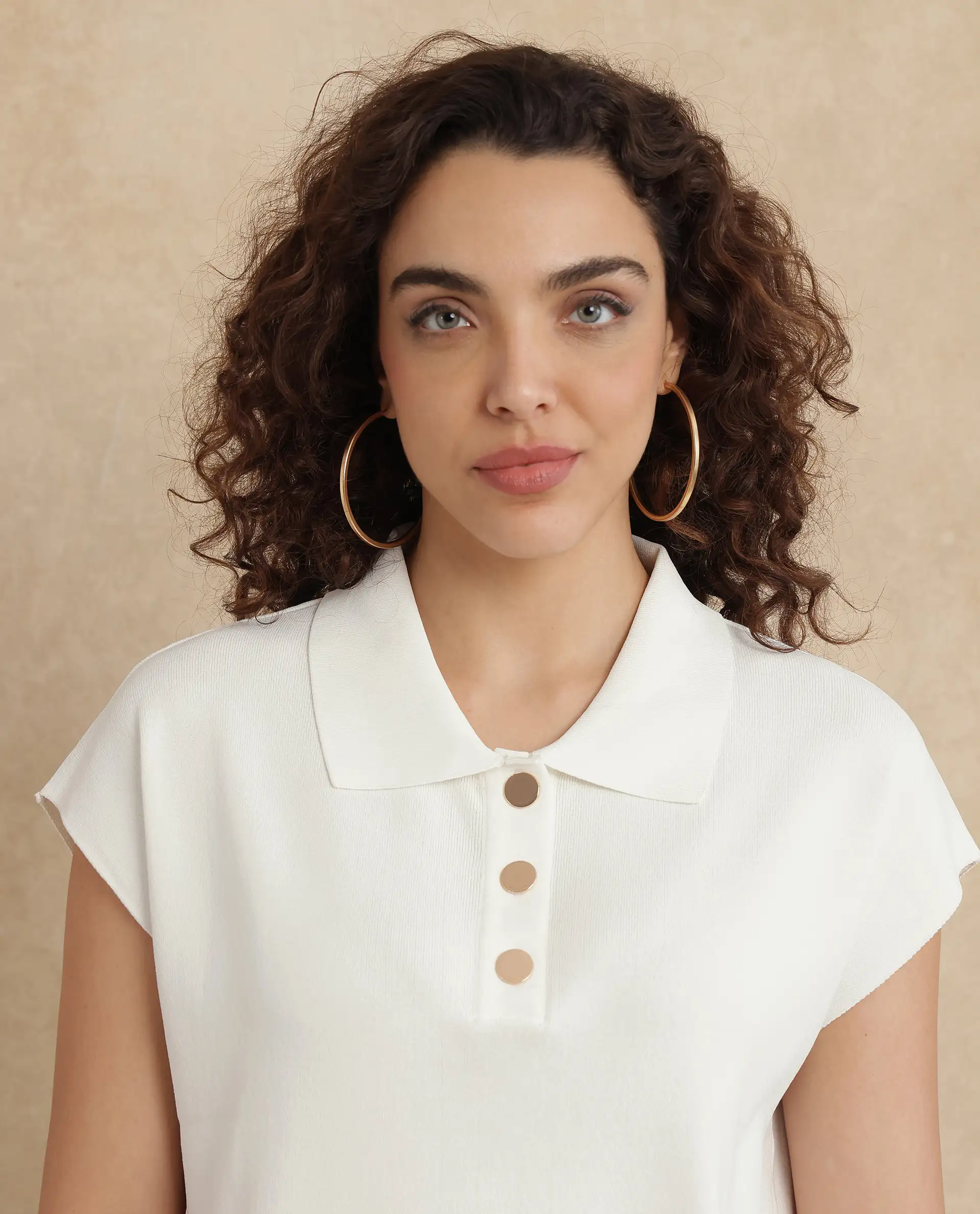 Rareism Women's Prepol Off White Viscose Blend Spread Collar Plain Extended Sleeves Crop Boxy Fit Top - Image 3