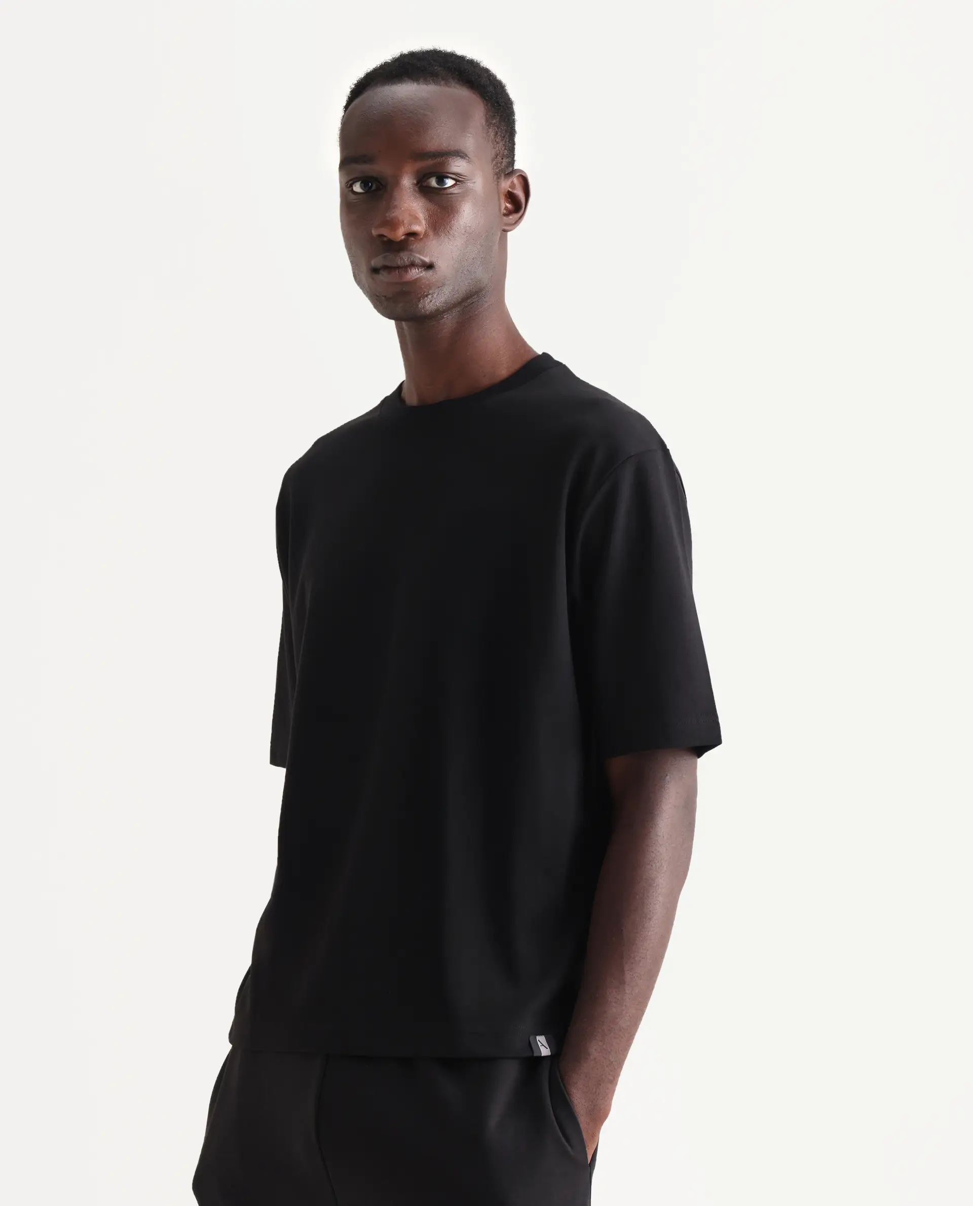 Rare Rabbit Men's Qlo Black Cotton Blend Plain Oversized Fit Half Sleeve Crew Neck T-Shirt - Image 6