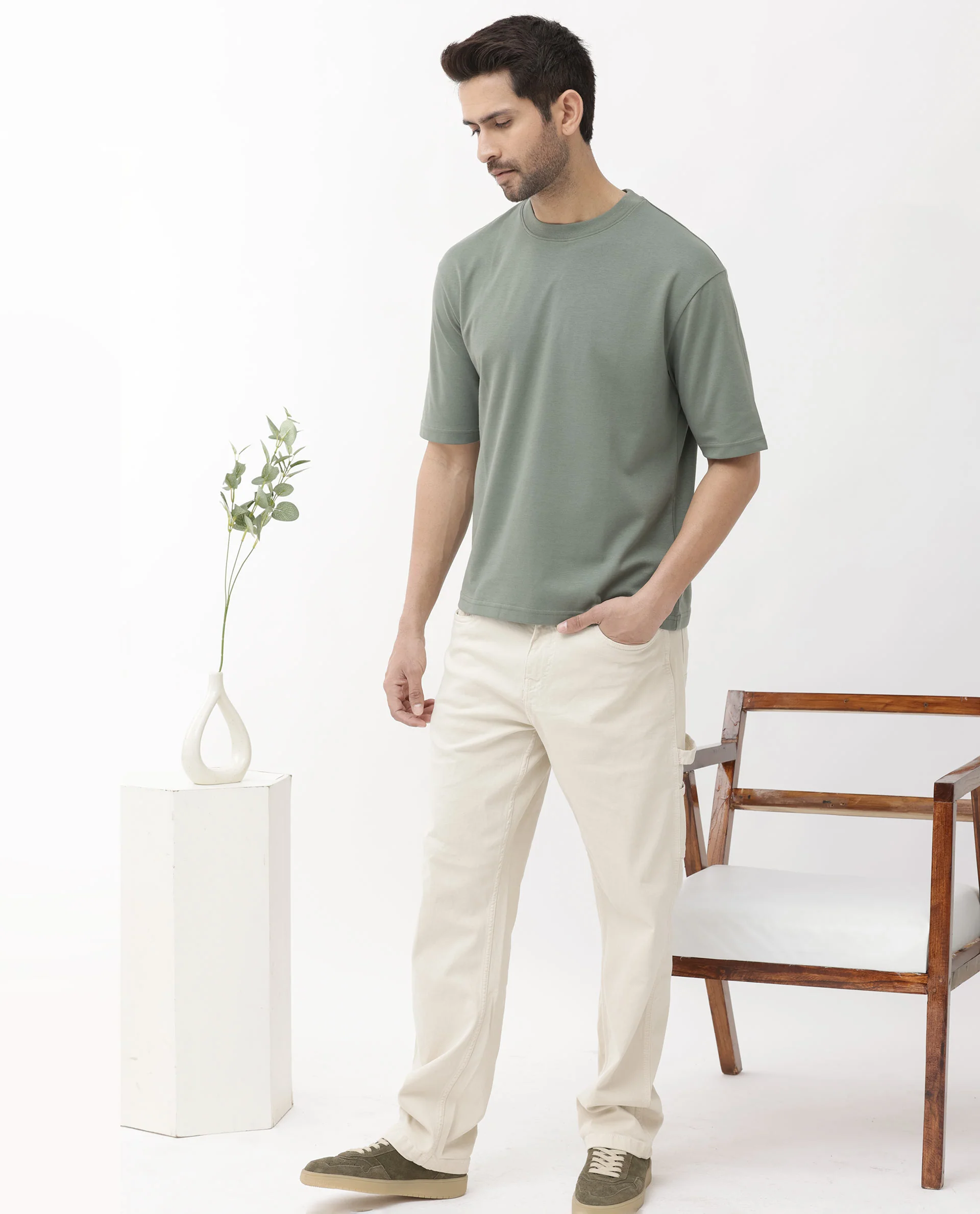 Rare Rabbit Men's Qlo Dusky Olive Cotton Blend Plain Oversized Fit Half Sleeve Crew Neck T-Shirt - Image 3