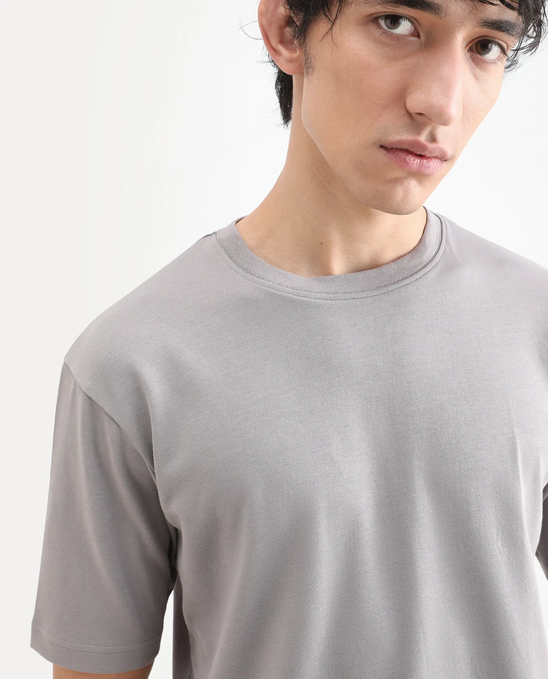 Rare Rabbit Men's Qlo-S26 Light Grey Cotton Blend Fabric Half Sleeve Crew Neck Oversize Plain T-Shirt - Image 4