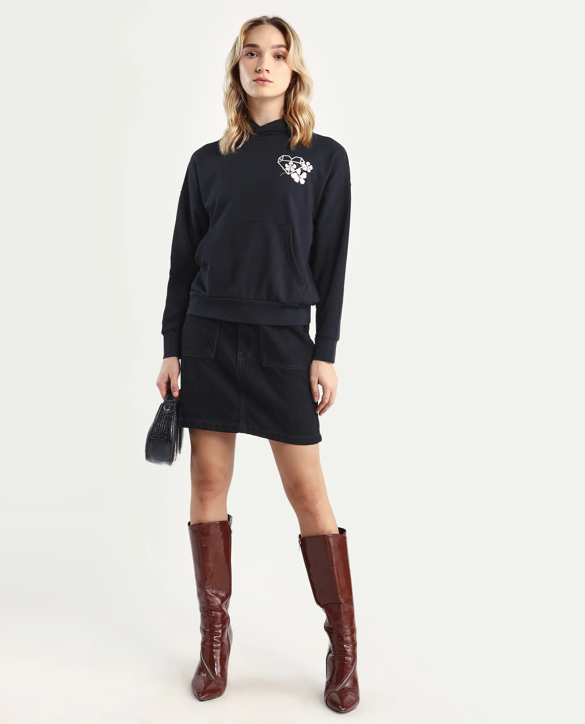 Rareism Women's Quash Black Cotton Blend Hooded Graphic Print Relaxed Fit Sweatshirt - Image 2