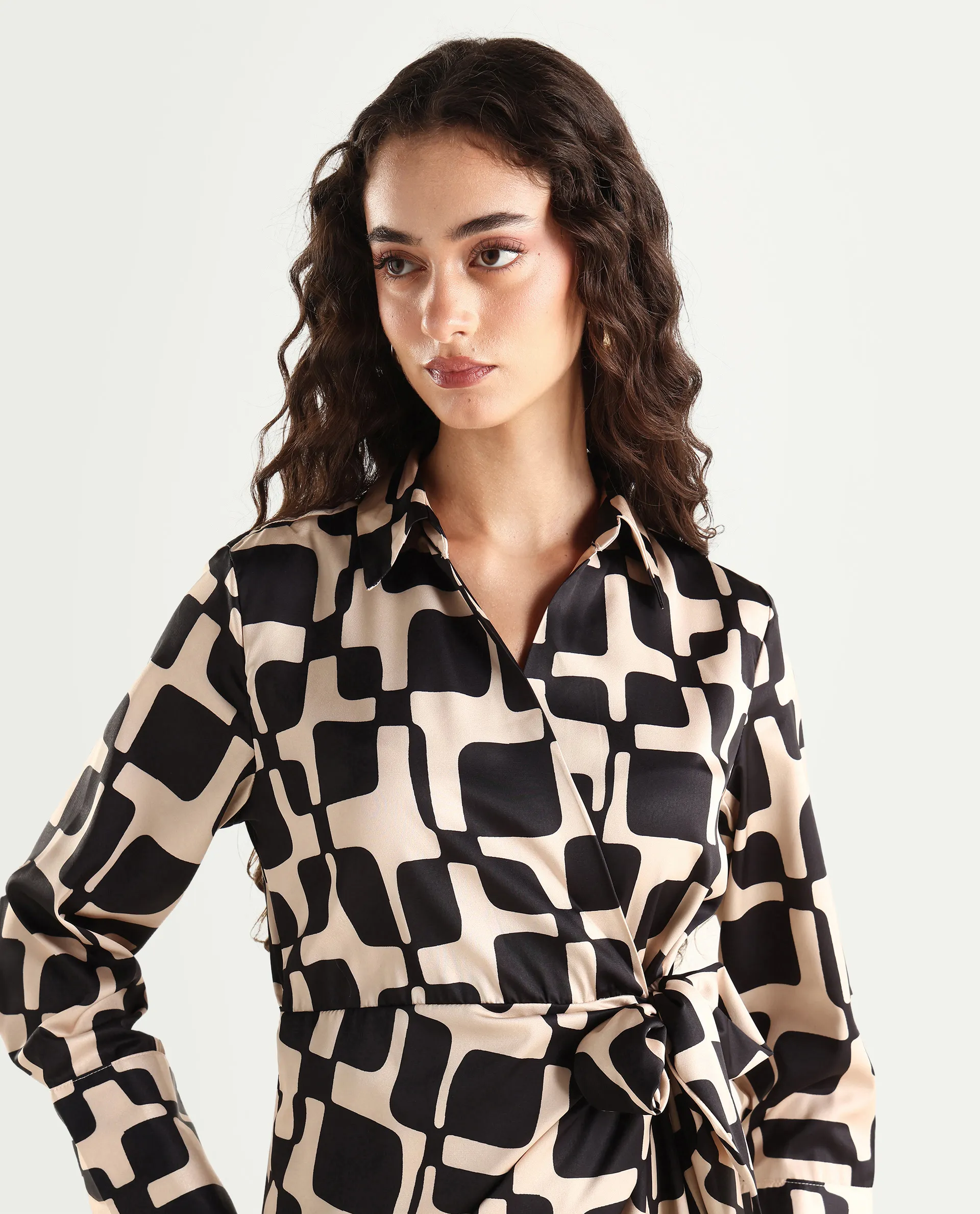 Rareism Women's Rager Black Satin Drop Collar Geometric Print Cuffed Sleeve Mini Wrap Dress - Image 2