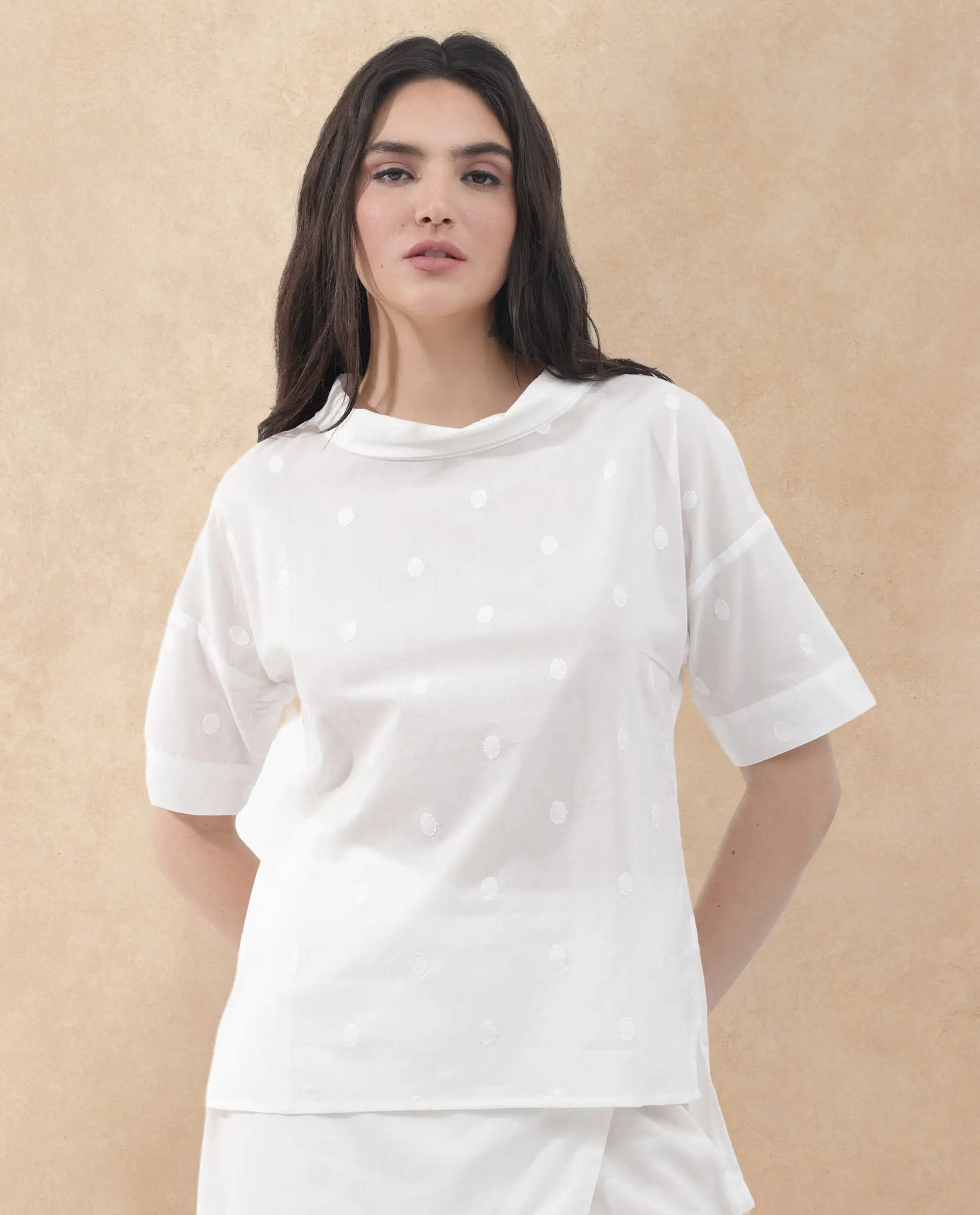 Rareism Women's Raviolt White Cotton Spread Collar Plain Regular Fit Top