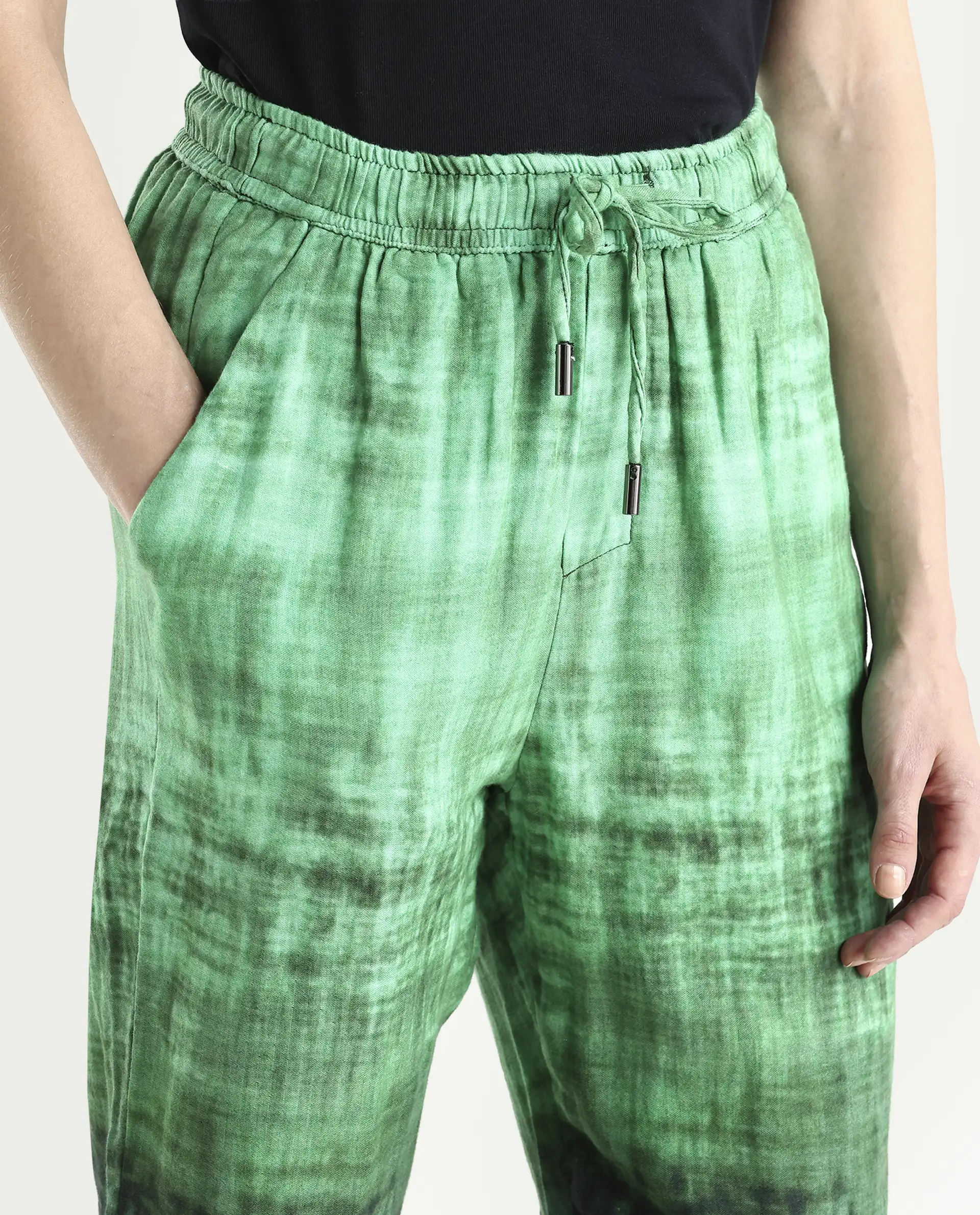 Rareism Women's Raymon Green Cotton Ombre Ankle Length Tailored Trouser - Image 3