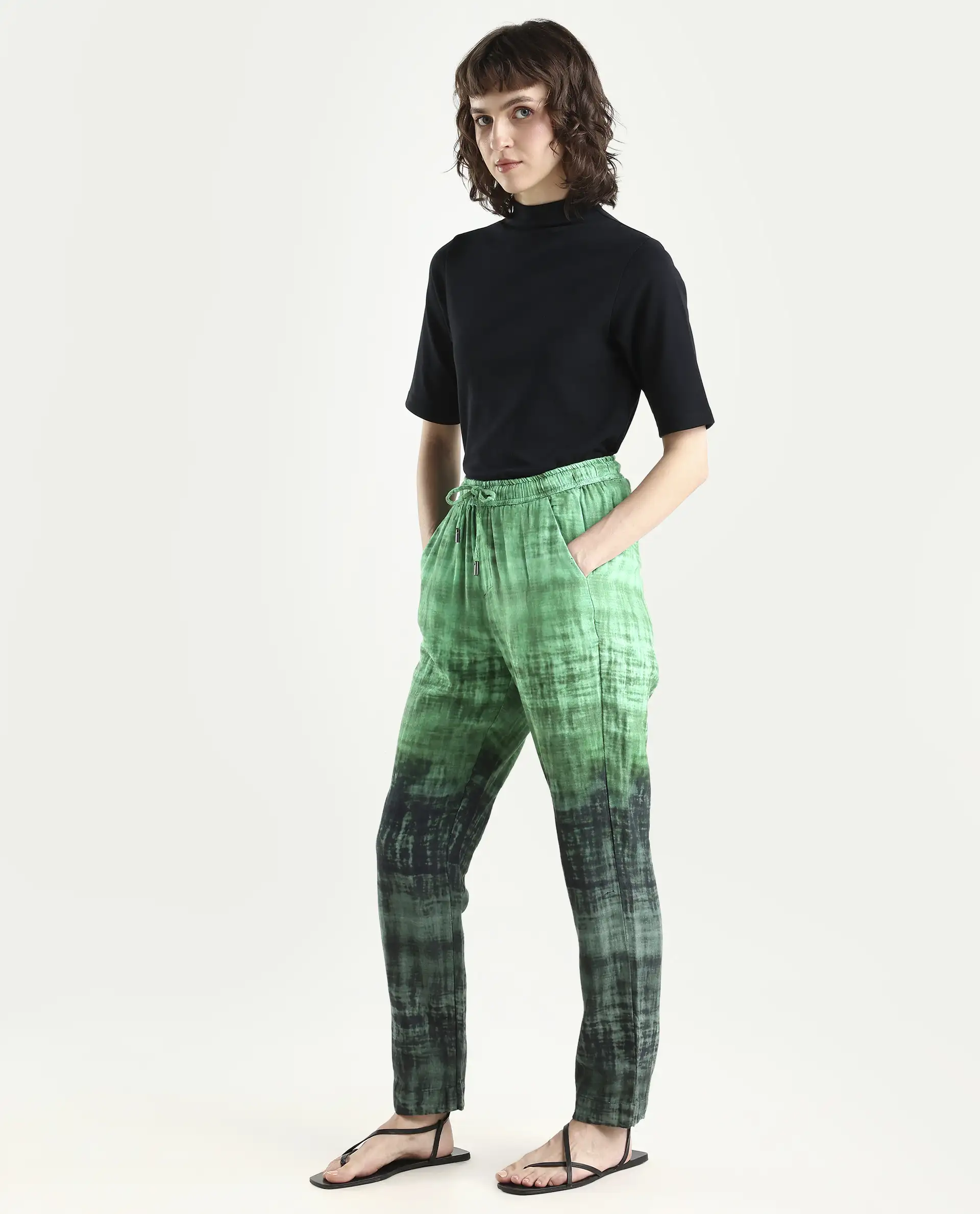 Rareism Women's Raymon Green Cotton Ombre Ankle Length Tailored Trouser - Image 5
