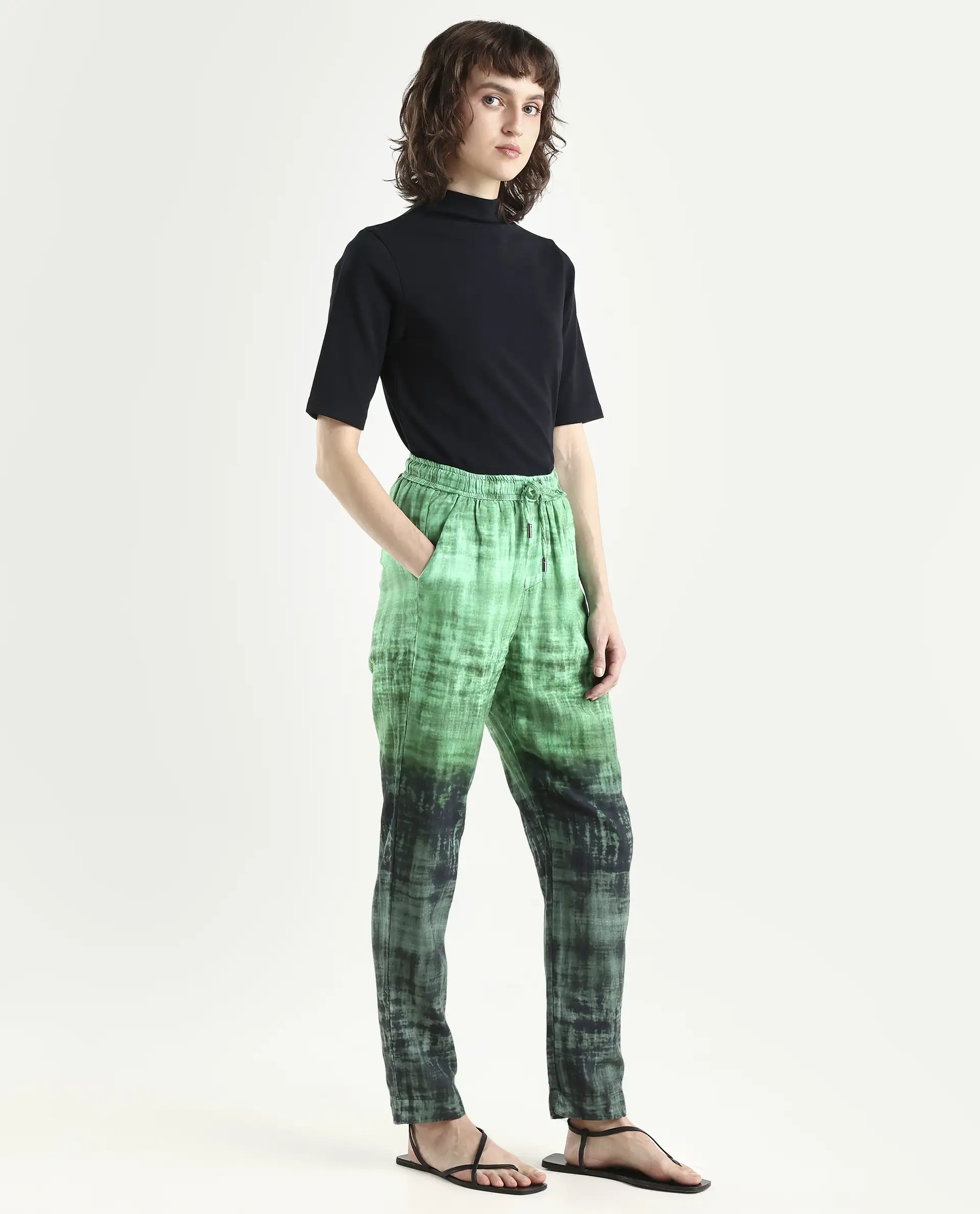 Rareism Women's Raymon Green Cotton Ombre Ankle Length Tailored Trouser - Image 6