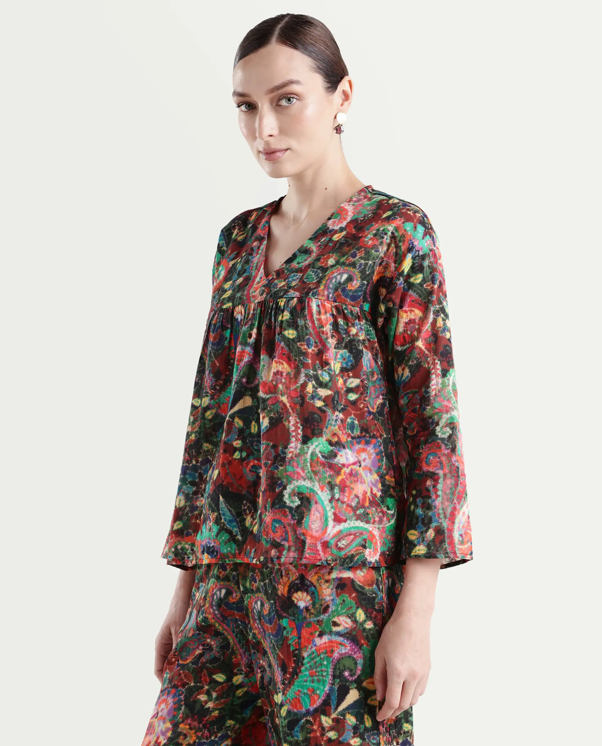 Rareism Women's Rinatao-T Dark Multi Cotton Blend V-Neck Paisley Print Regular Fit Top - Image 5