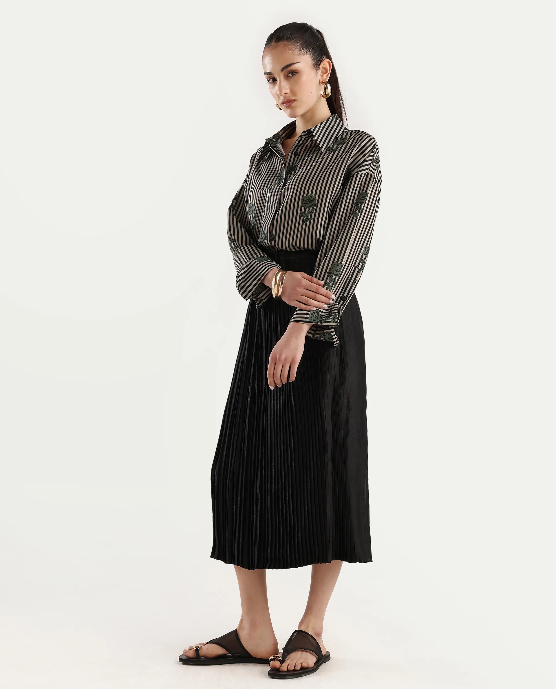 Rareism Women's Rochrille Black Polyester Blend Plain Midi Flared Skirt - Image 5