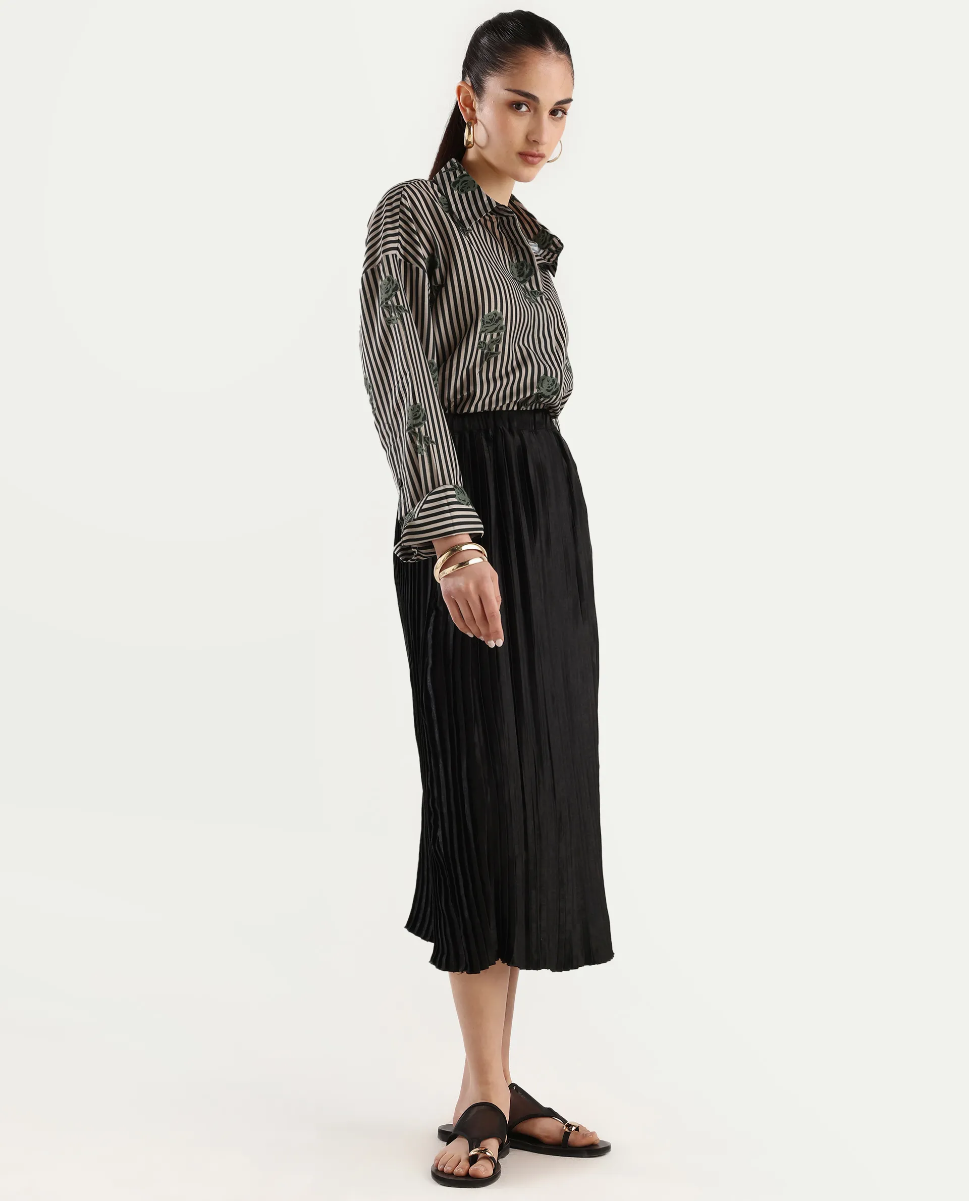 Rareism Women's Rochrille Black Polyester Blend Plain Midi Flared Skirt - Image 6