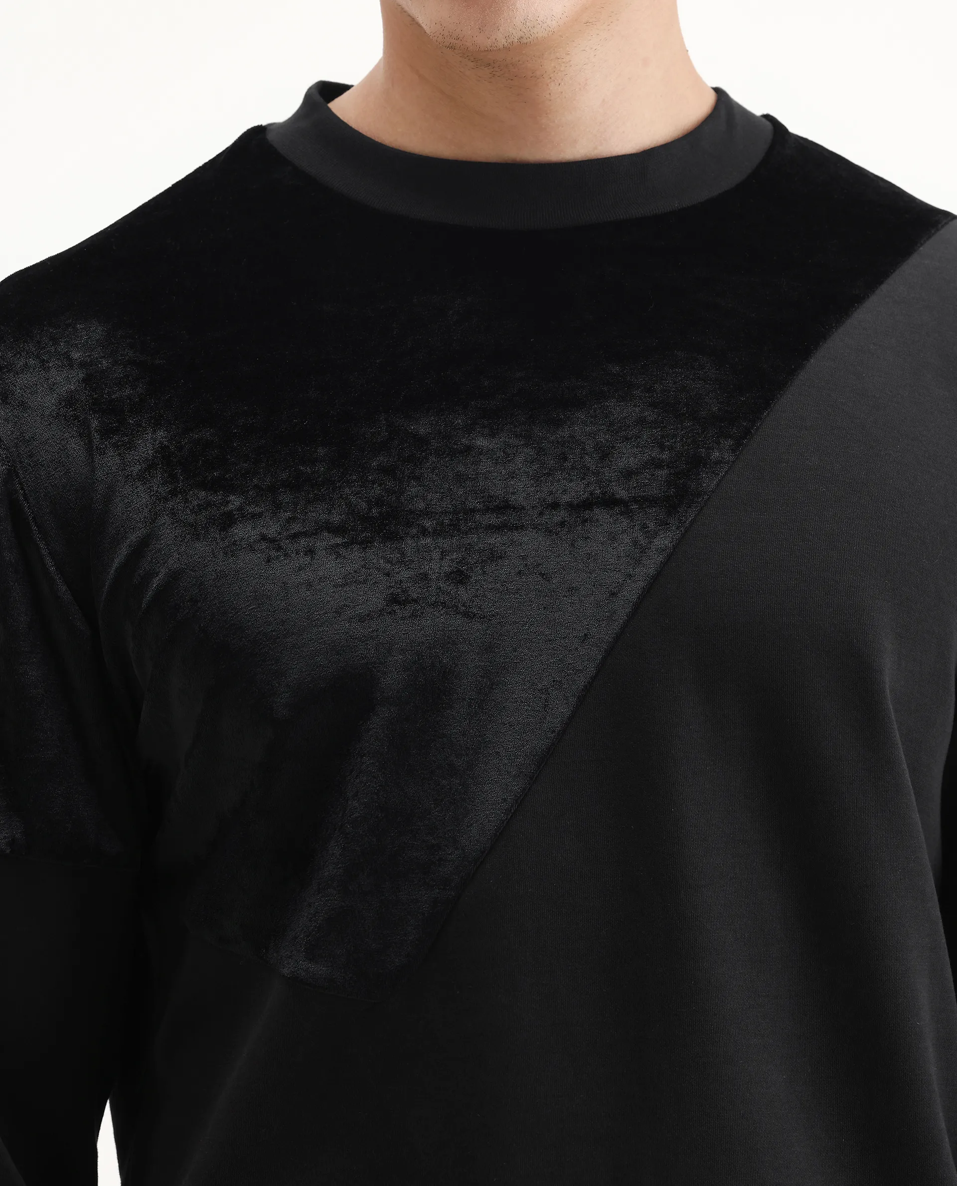 Rare Rabbit Men's Roe Black Velvet Cut And Sew Regular Fit Full Sleeve Crew Neck Sweatshirt - Image 3