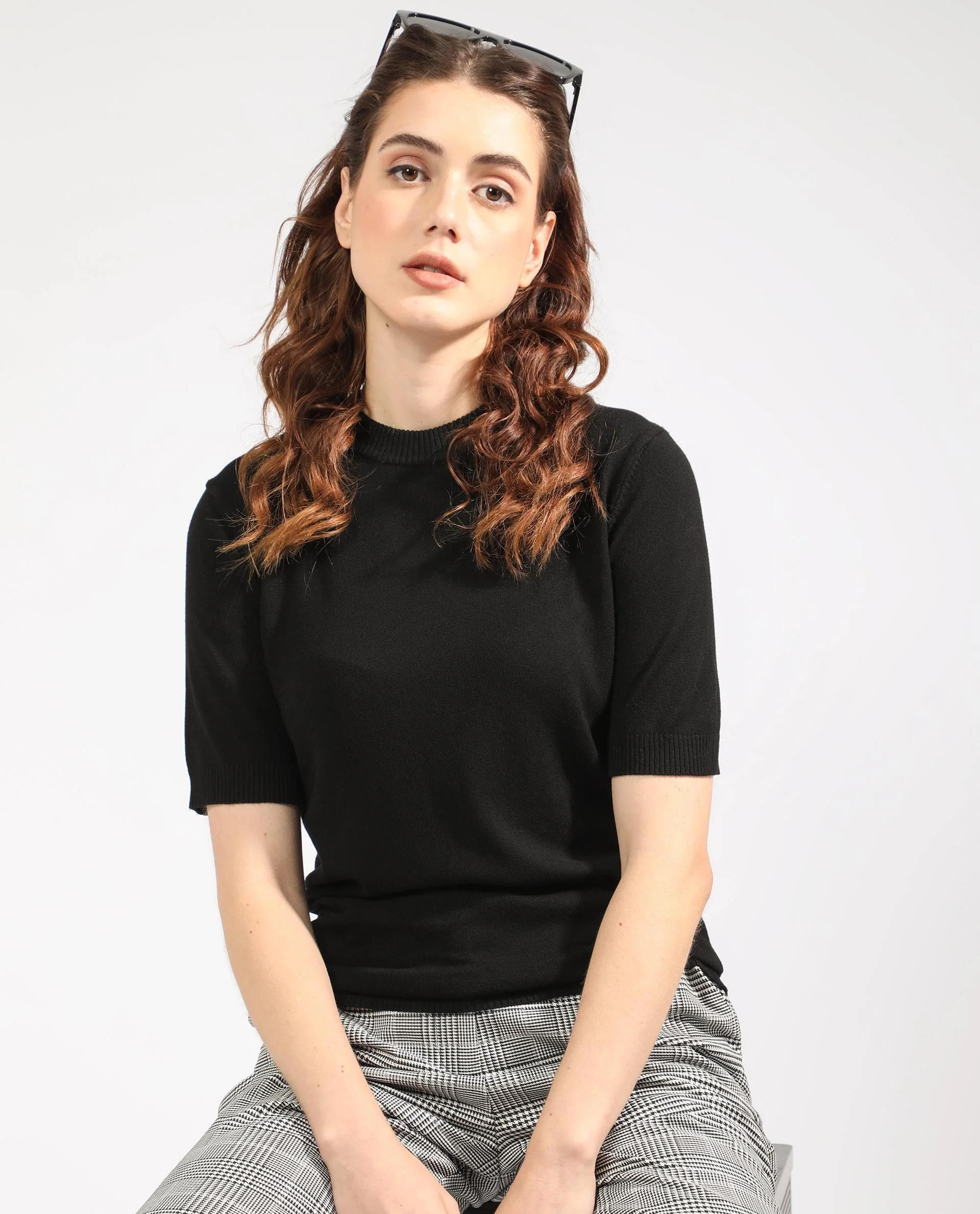Rareism Women's Rohrdo Black Viscose Crew Neck Plain Regular Fit Sweater - Image 2