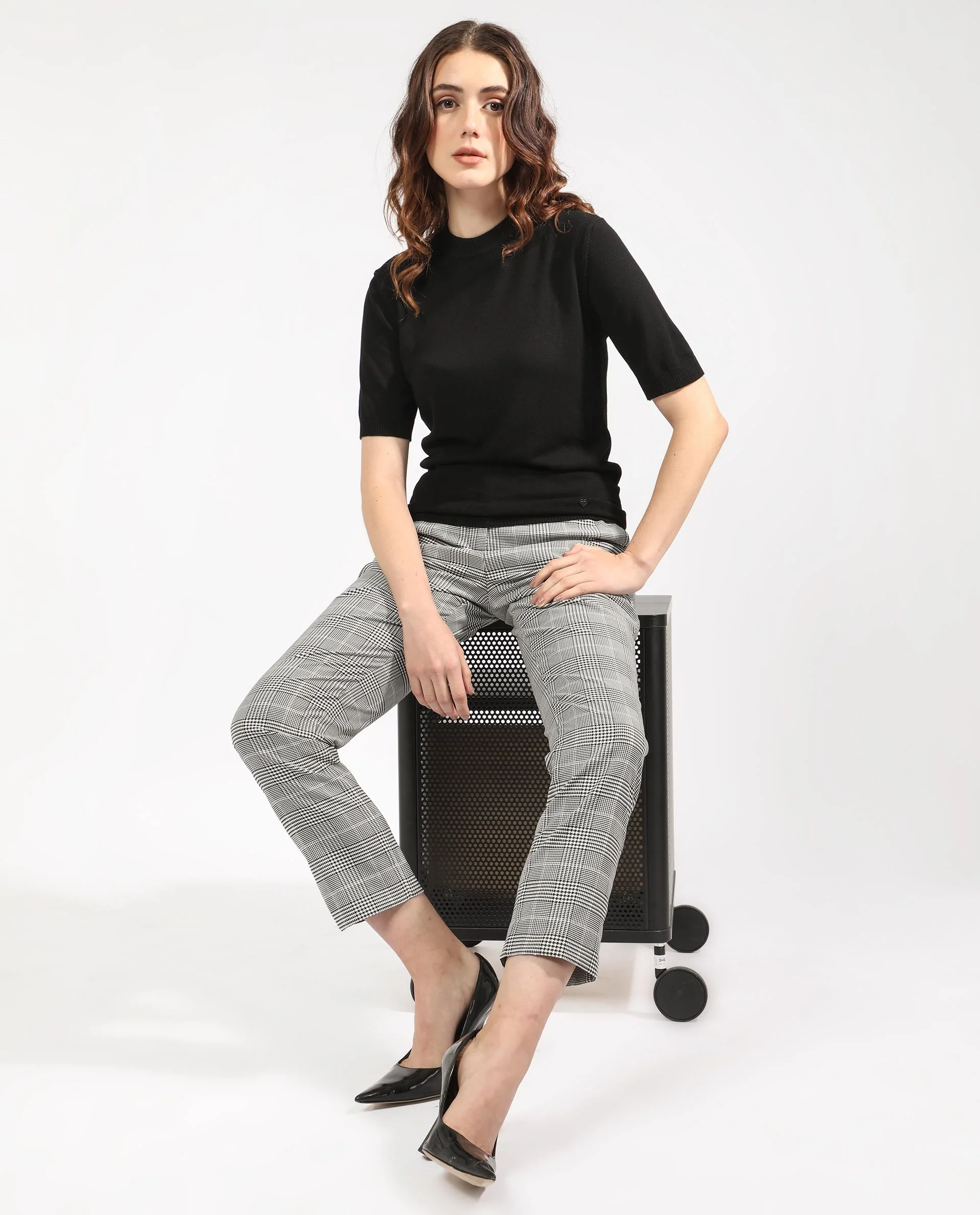 Rareism Women's Rohrdo Black Viscose Crew Neck Plain Regular Fit Sweater - Image 6