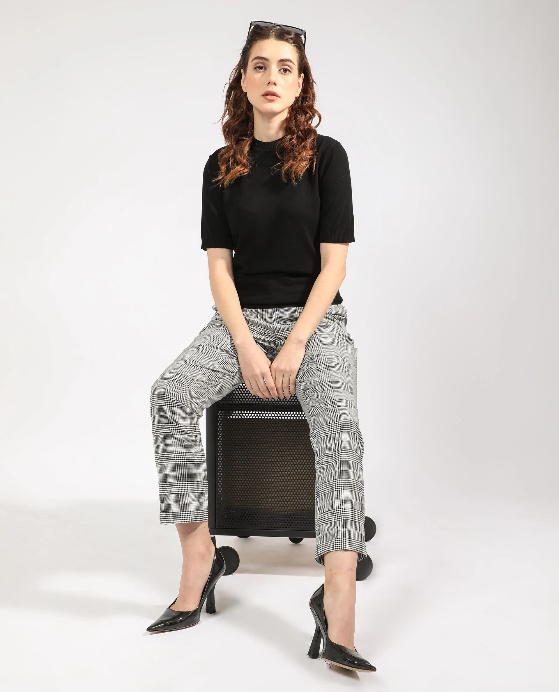 Rareism Women's Rohrdo Black Viscose Crew Neck Plain Regular Fit Sweater - Image 7