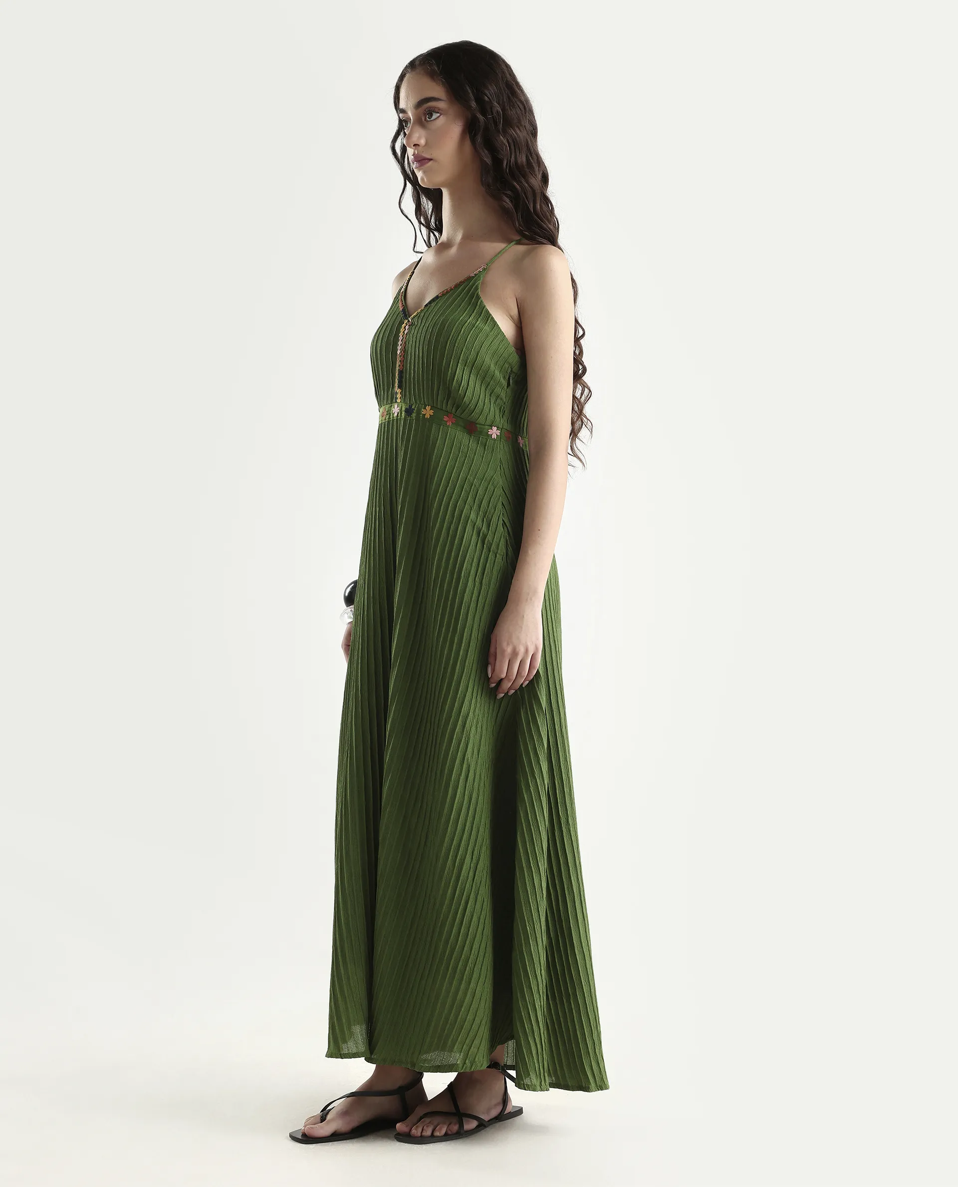 Rareism Women's Ronad Green Polyester Blend V-Neck Plain Sleeveless Maxi A-Line Dress - Image 5