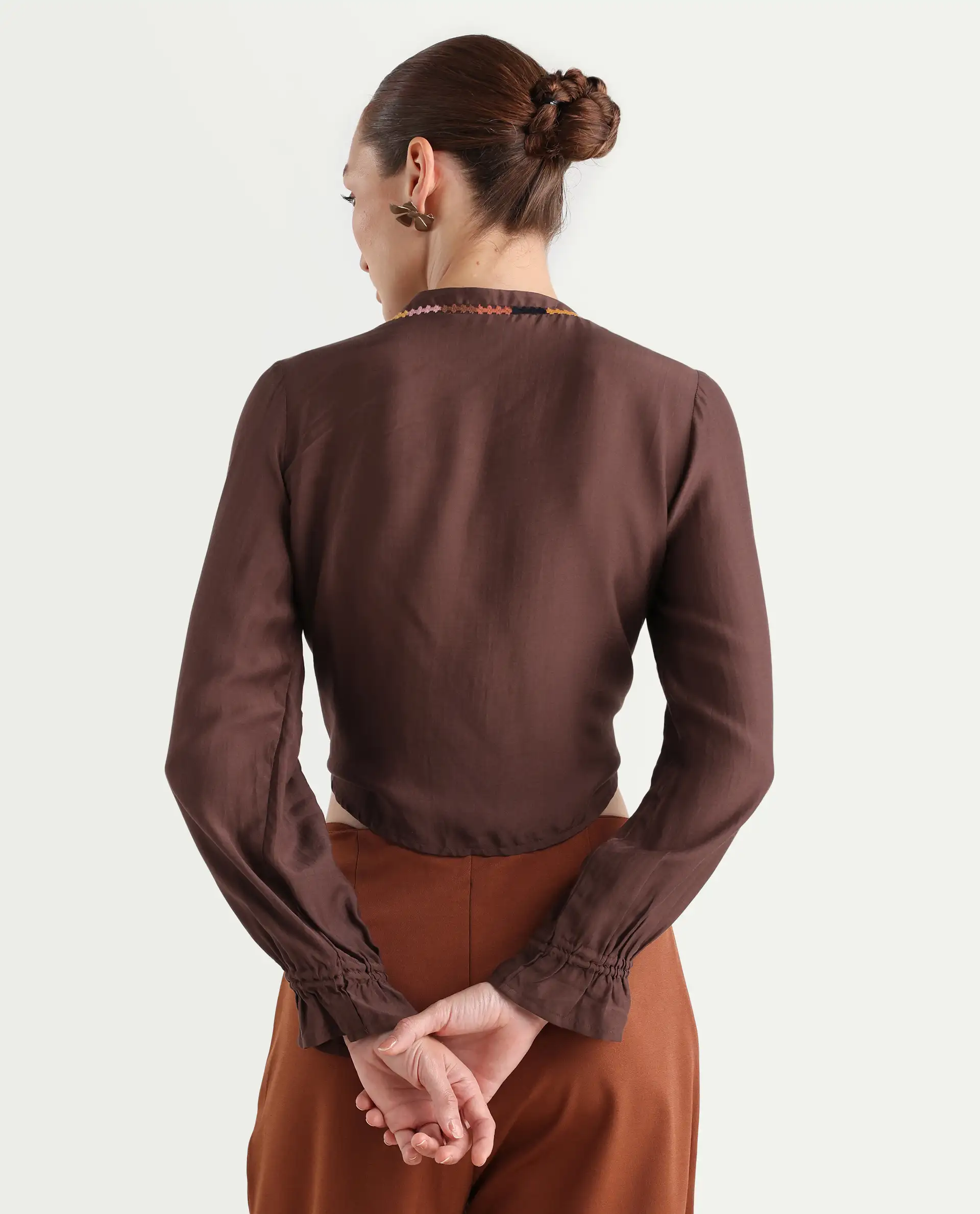 Rareism Women's Ronoko Brown Viscose Blend Collarless Plain Bishop Sleeve Regular Fit Shrug - Image 8