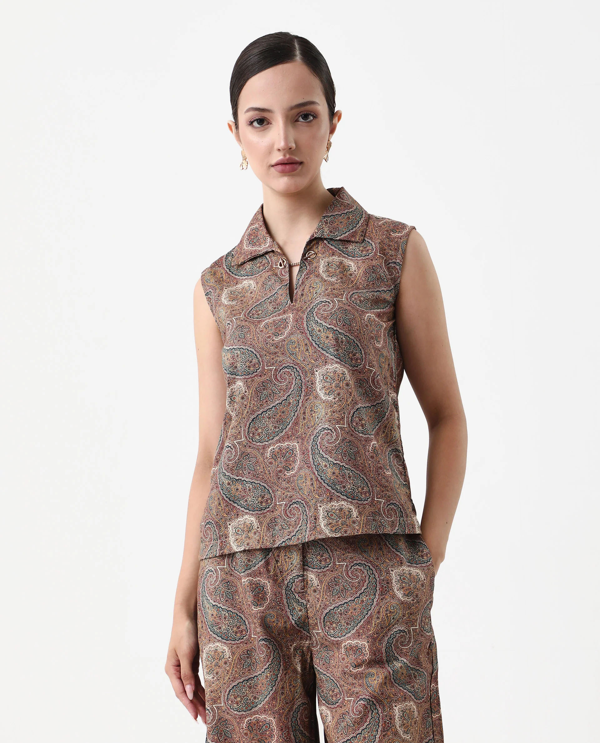 Rareism Women's Ronoro-T Multi Cotton Spread Collar Paisley Print Sleeveless Boxy Fit Top - Image 3