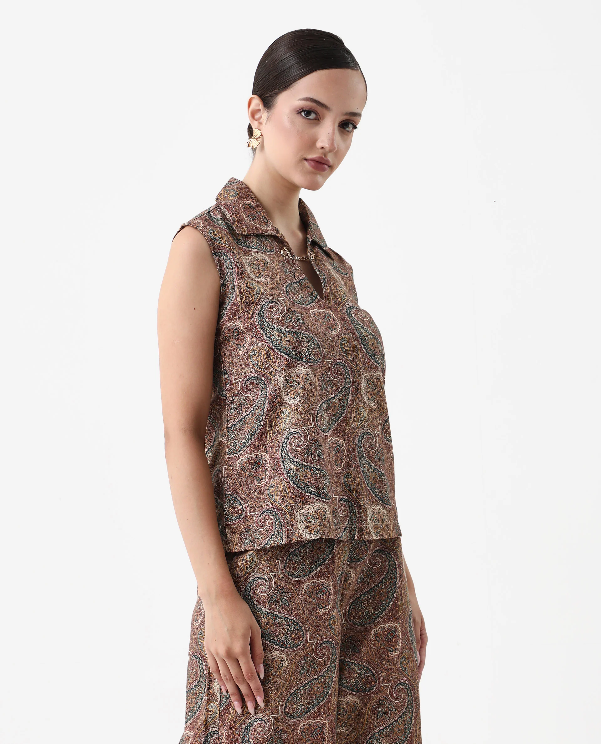 Rareism Women's Ronoro-T Multi Cotton Spread Collar Paisley Print Sleeveless Boxy Fit Top - Image 6