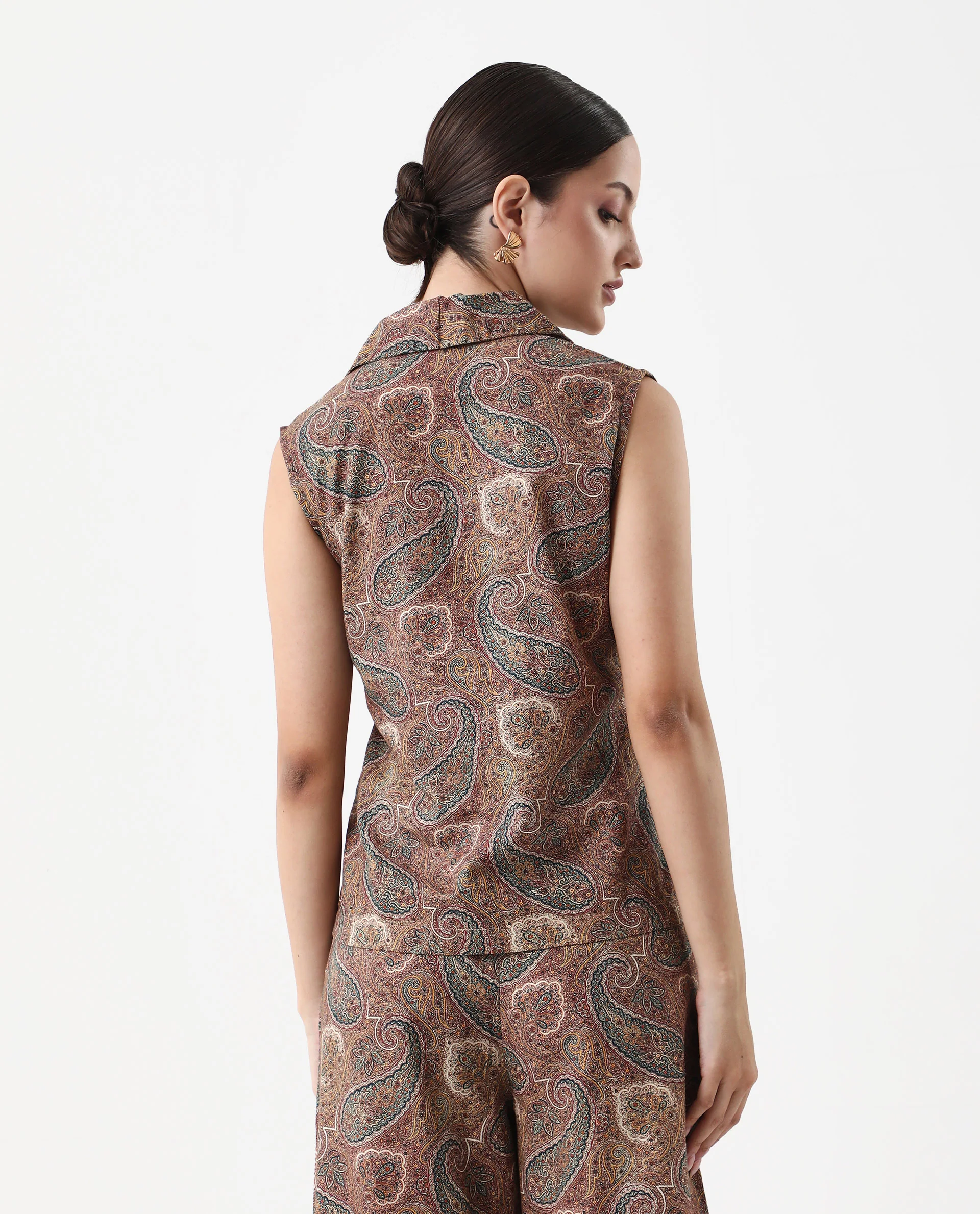 Rareism Women's Ronoro-T Multi Cotton Spread Collar Paisley Print Sleeveless Boxy Fit Top - Image 8