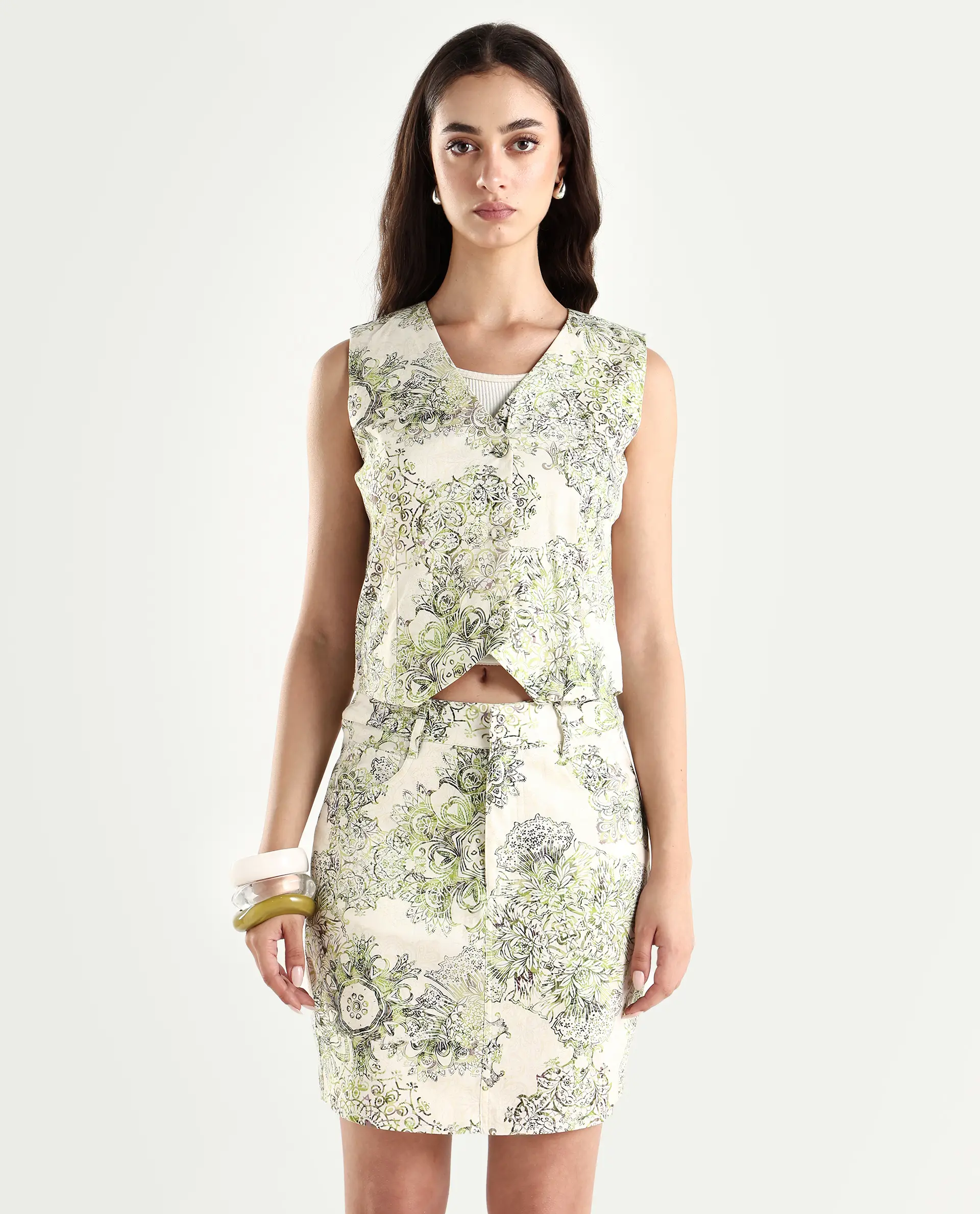 Rareism Women's Ronoz T Light Green Cotton V-Neck Abstract Print Sleeveless Crop Regular Fit Waist Coat - Image 3