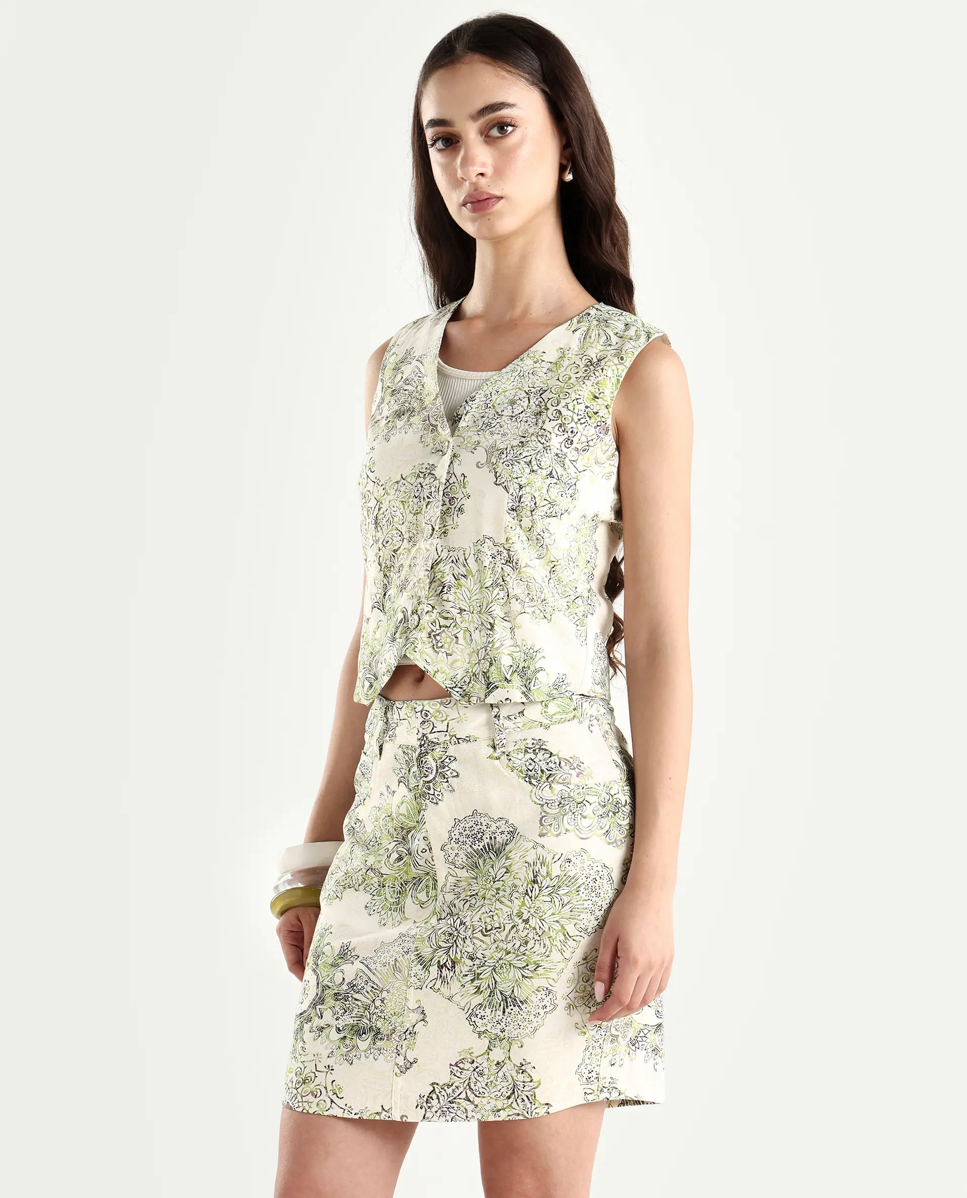 Rareism Women's Ronoz T Light Green Cotton V-Neck Abstract Print Sleeveless Crop Regular Fit Waist Coat - Image 5