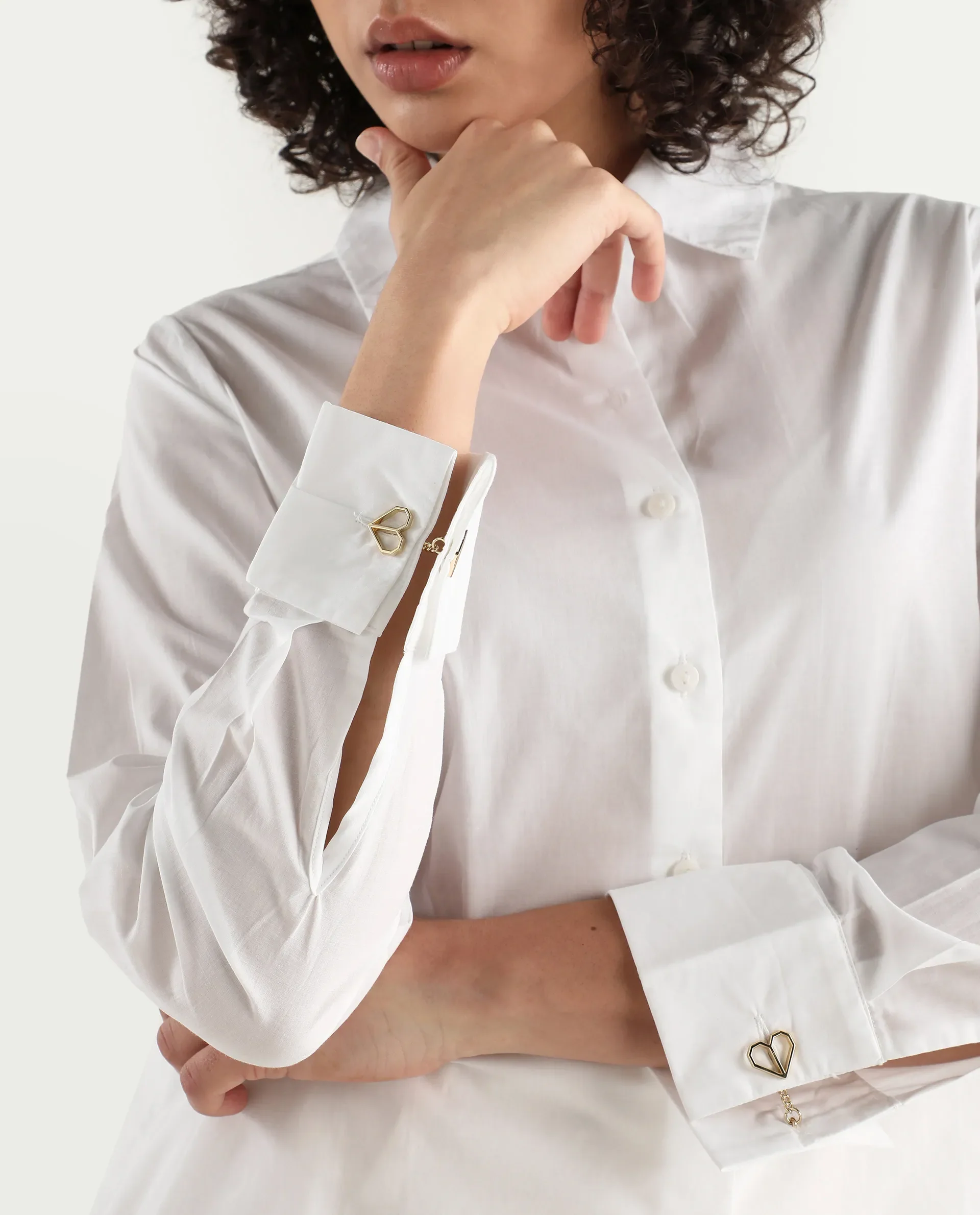 Rareism Women's Ronwio White Cotton Spread Collar Plain Cuffed Sleeve Crop Regular Fit Shirt - Image 4
